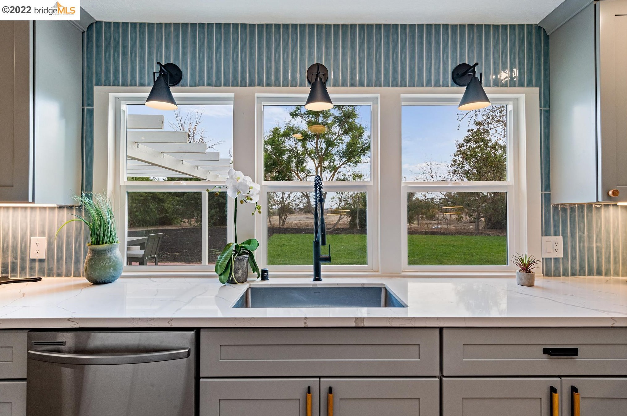 3343 Delta Rd, Los Angeles CA  94513-3920 exterior