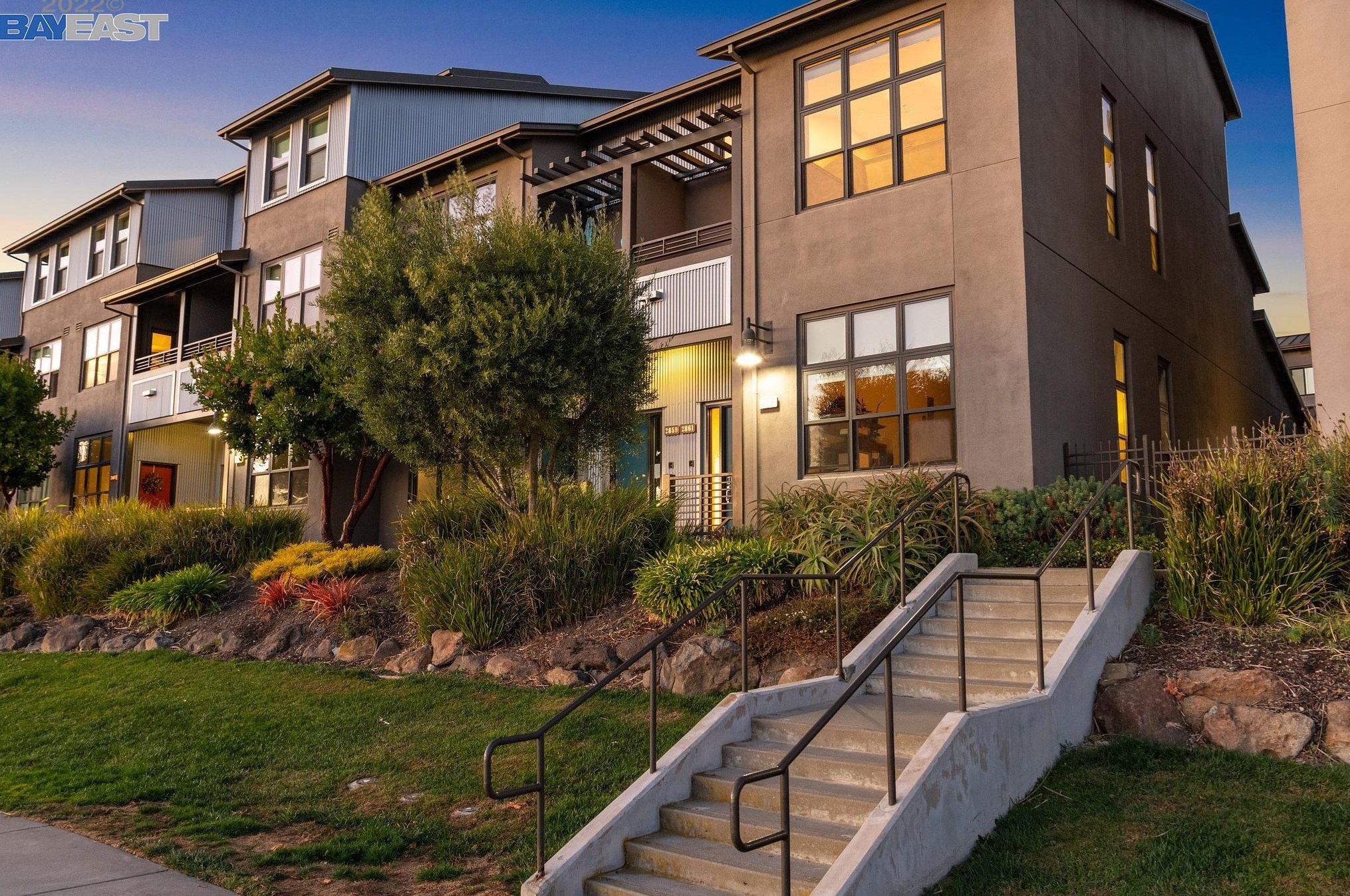 2861 Regatta Dr, Oakland, CA 94601-2854