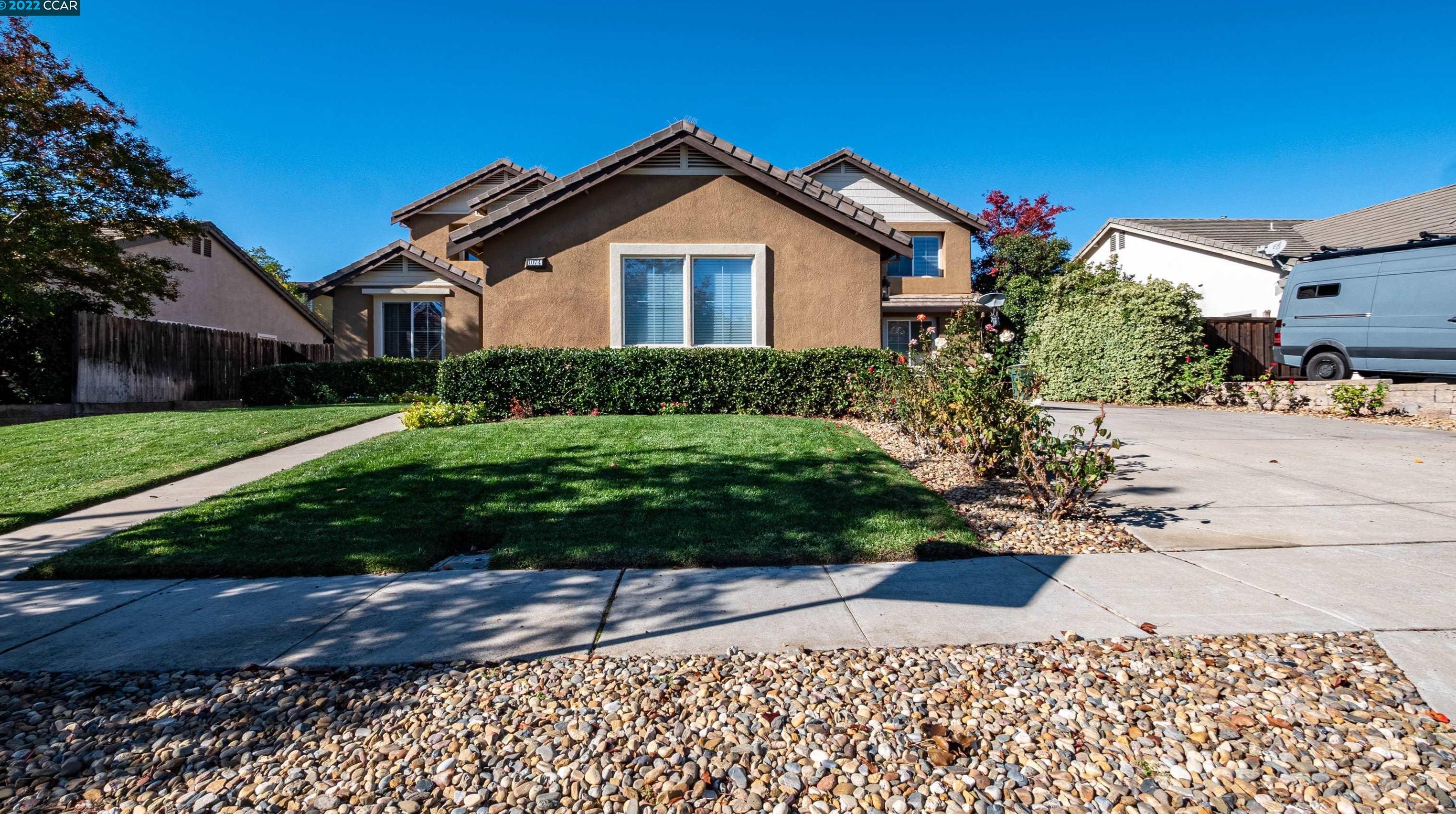 1074 Vineyard Dr, Oakley, CA 94561