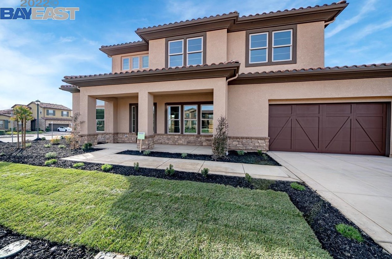 1633 Como Dr, Manteca, CA 95337-8474
