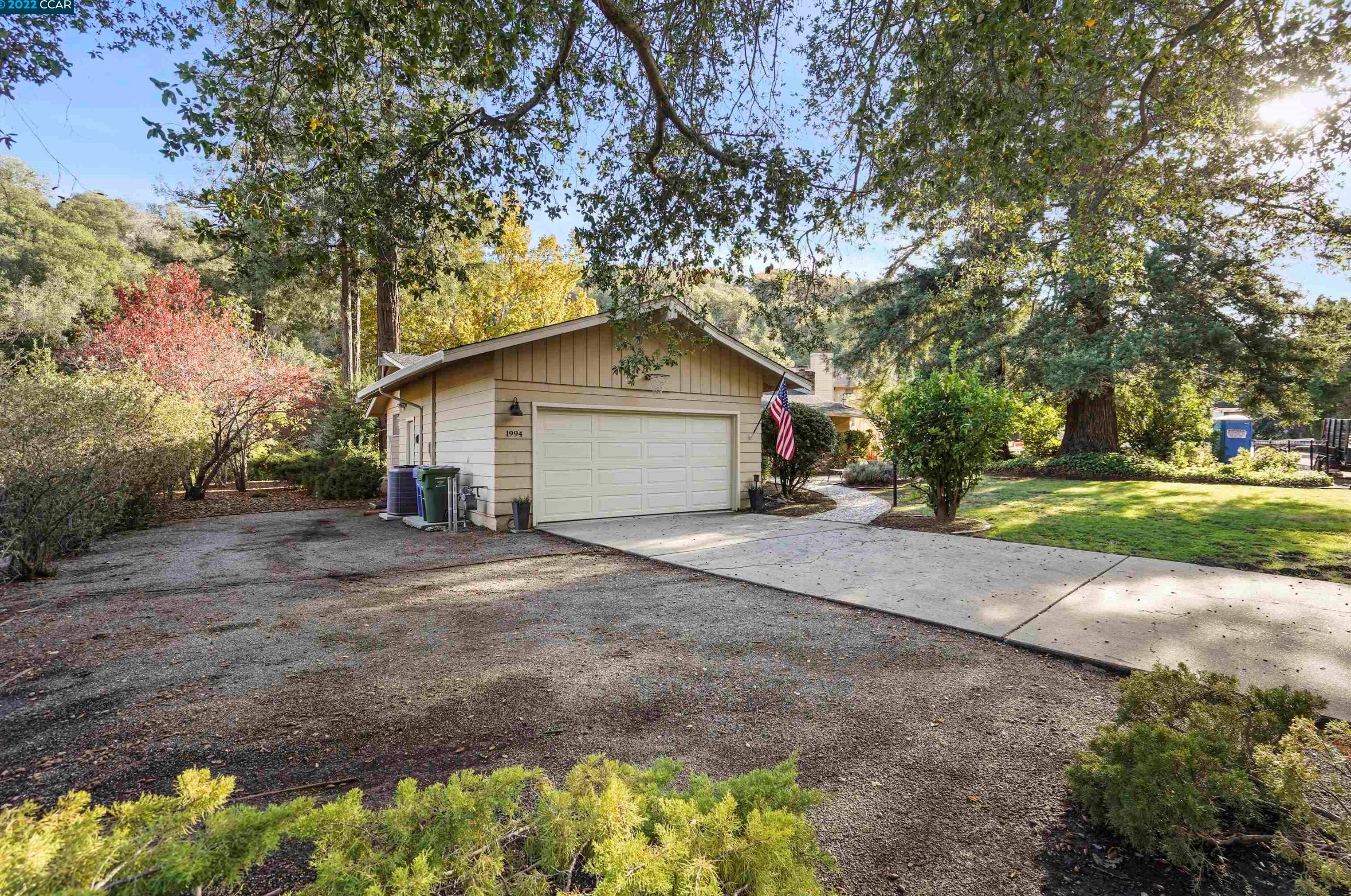 1994 Reliez Valley Rd, Lafayette, CA 94549-1809