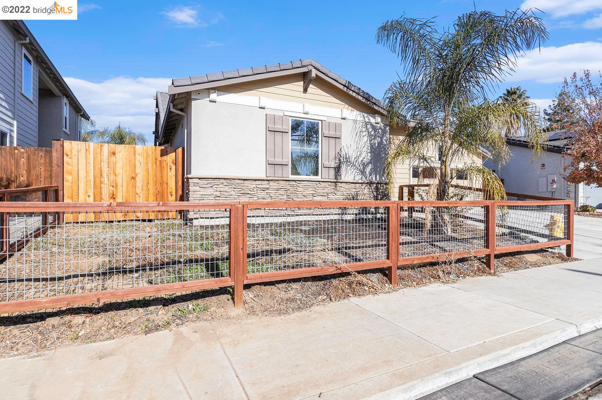935 Dainty Ave, Los Angeles, CA 94513-1205