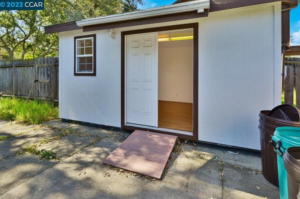 5677 Sobrante Ave, Richmond CA  94803-1534 exterior