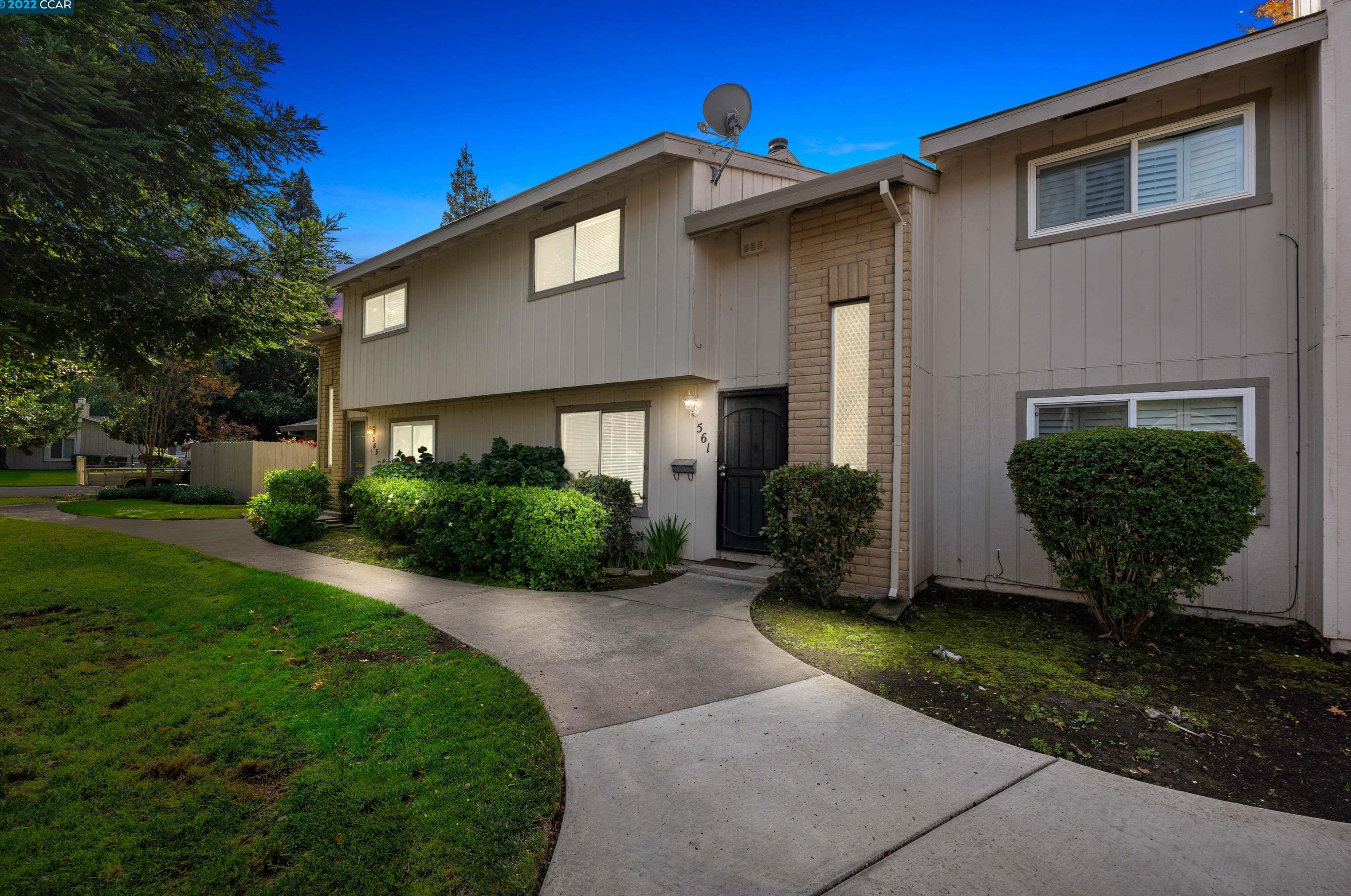 561 Leeward Way, Sacramento, CA 95831-2010