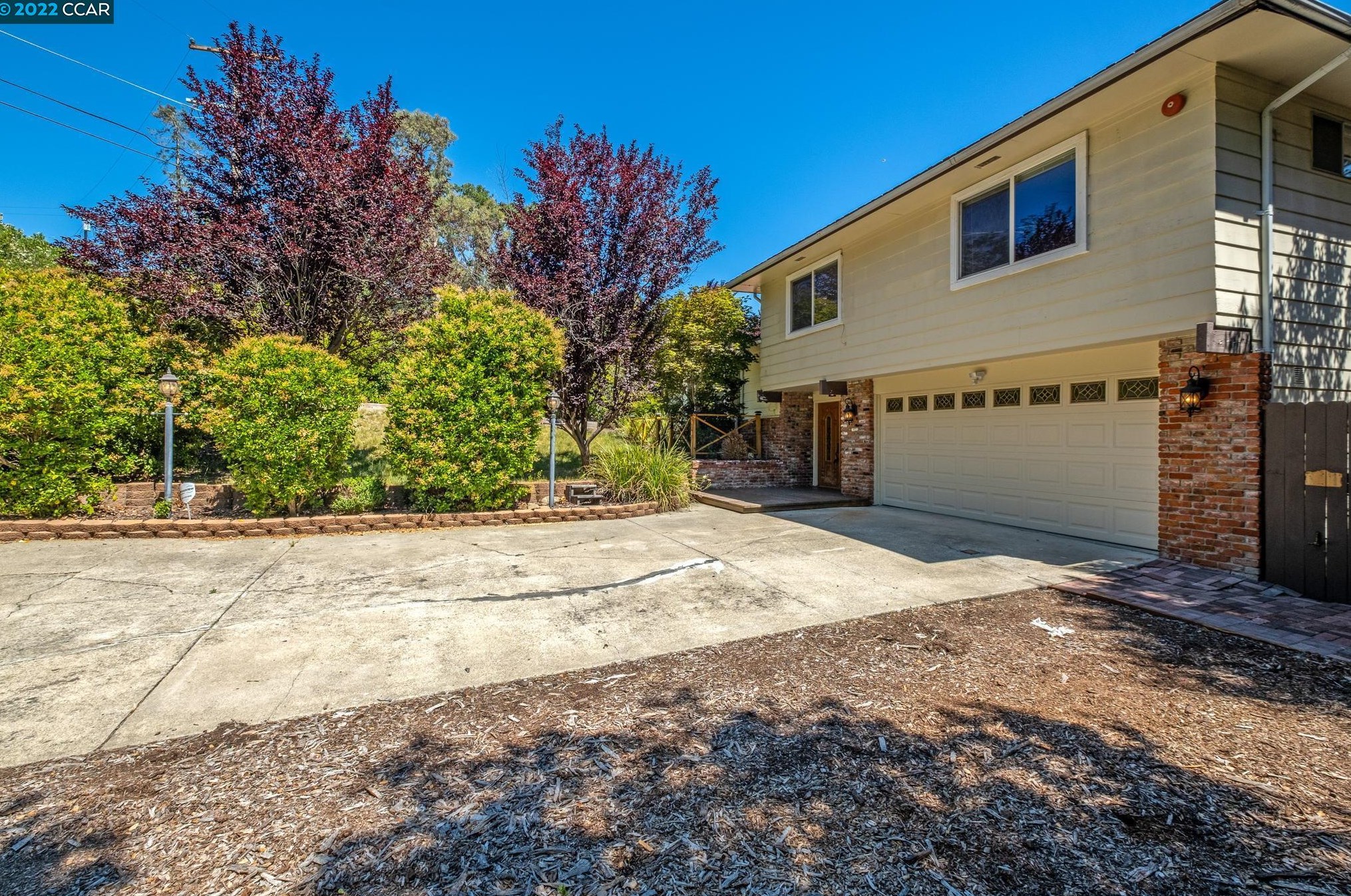 2 Stanton Ct, Orinda, CA 94563