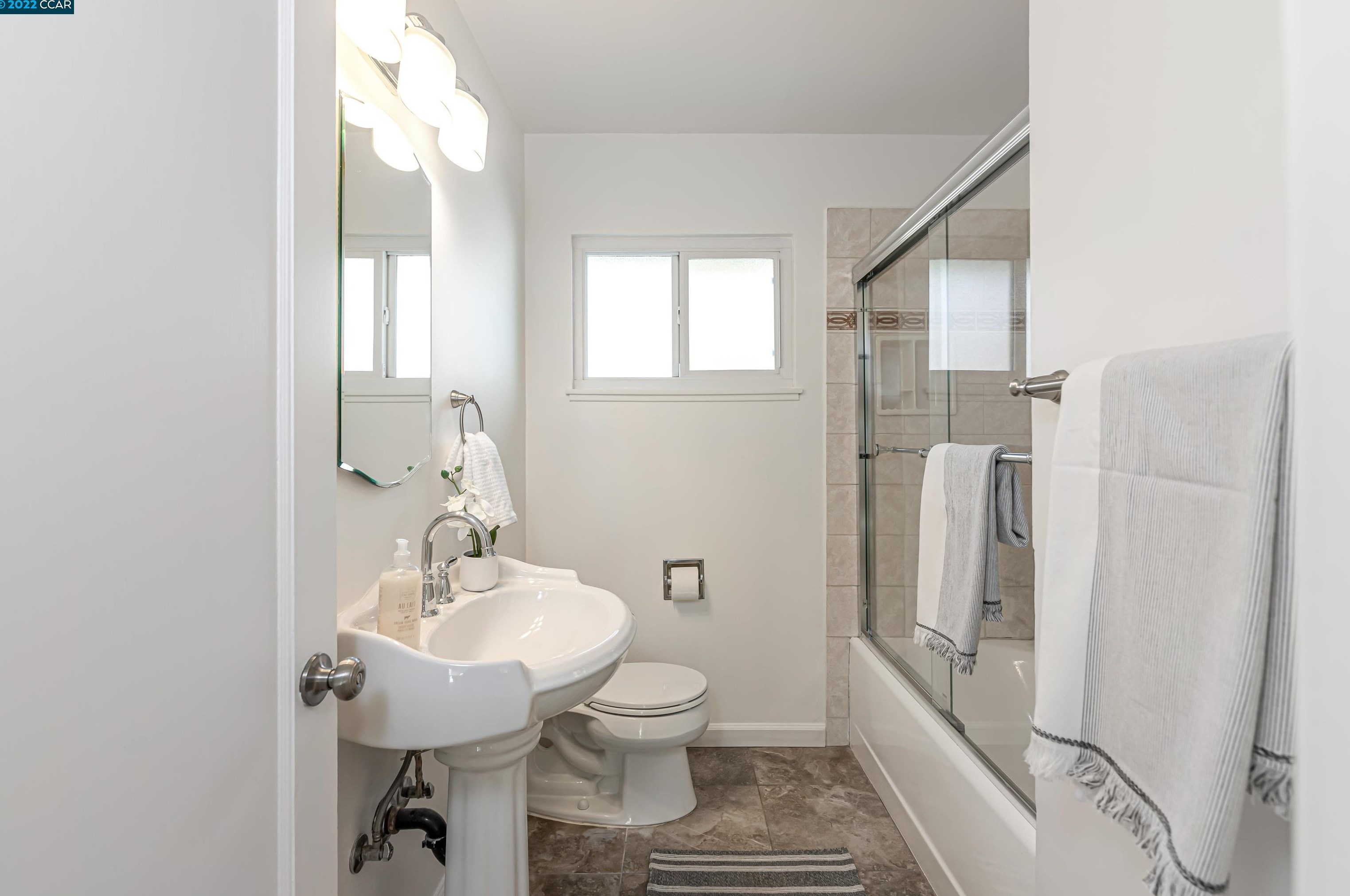 1612 Merian Dr, Concord CA  94523-2264 exterior