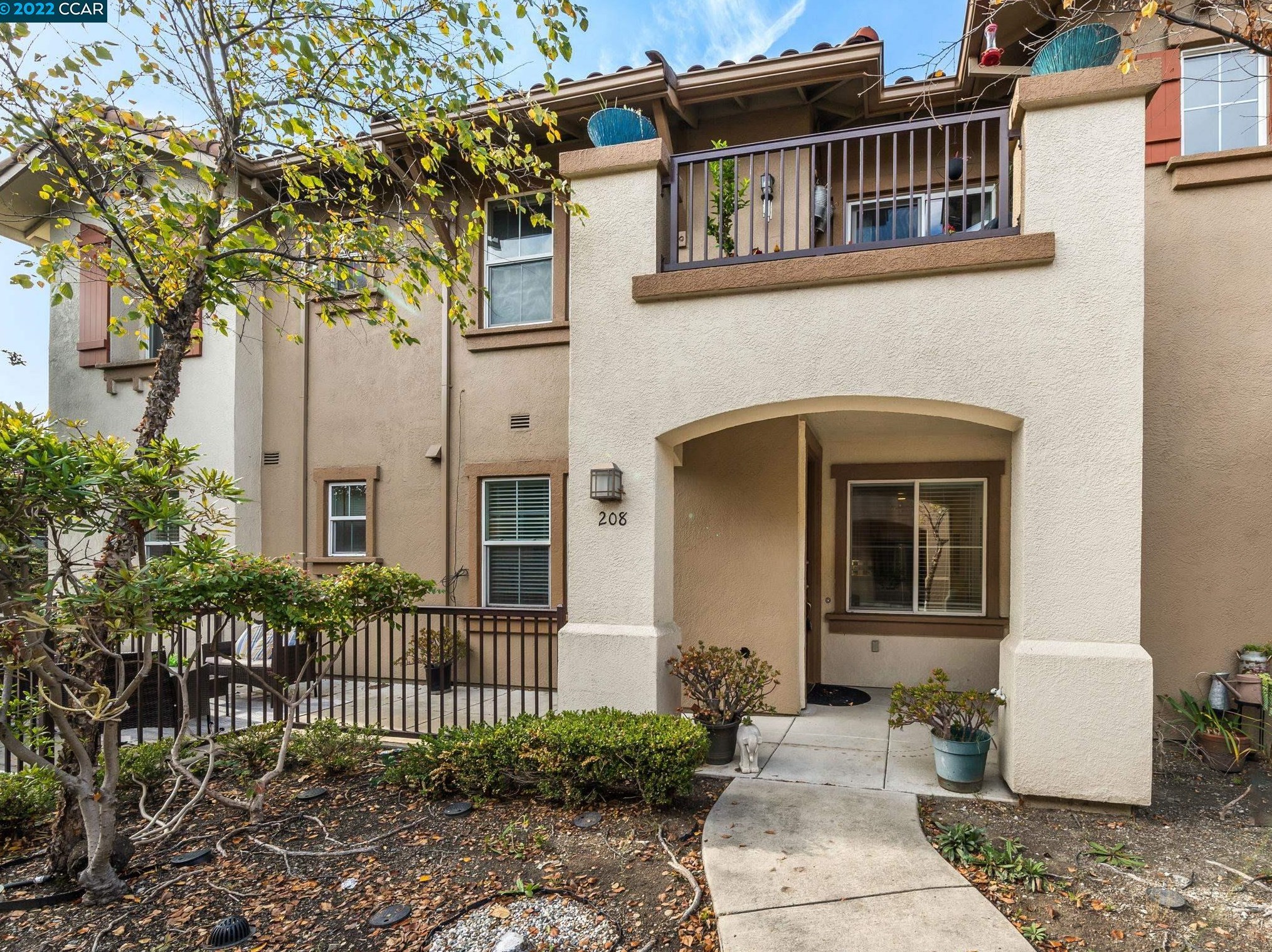 208 Carmel St, Richmond, CA 94806-5004
