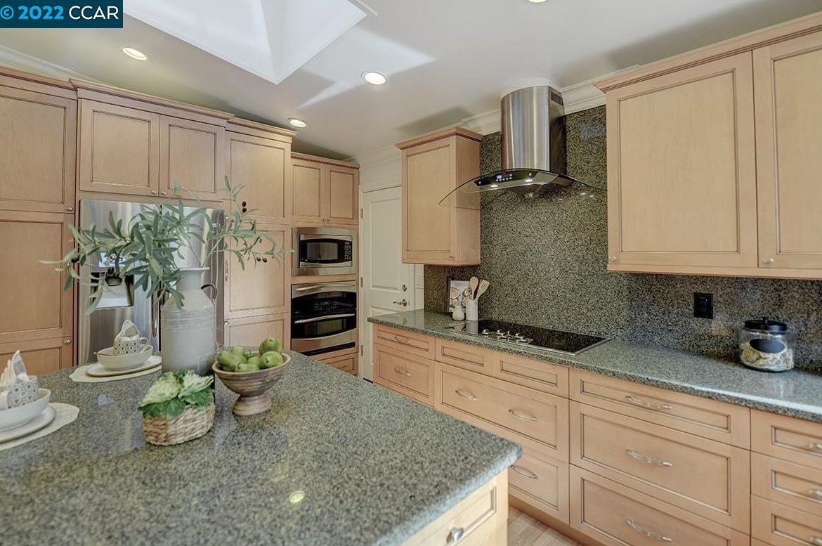 2658 Saklan Indian Dr, Walnut Creek, CA 94595-3014