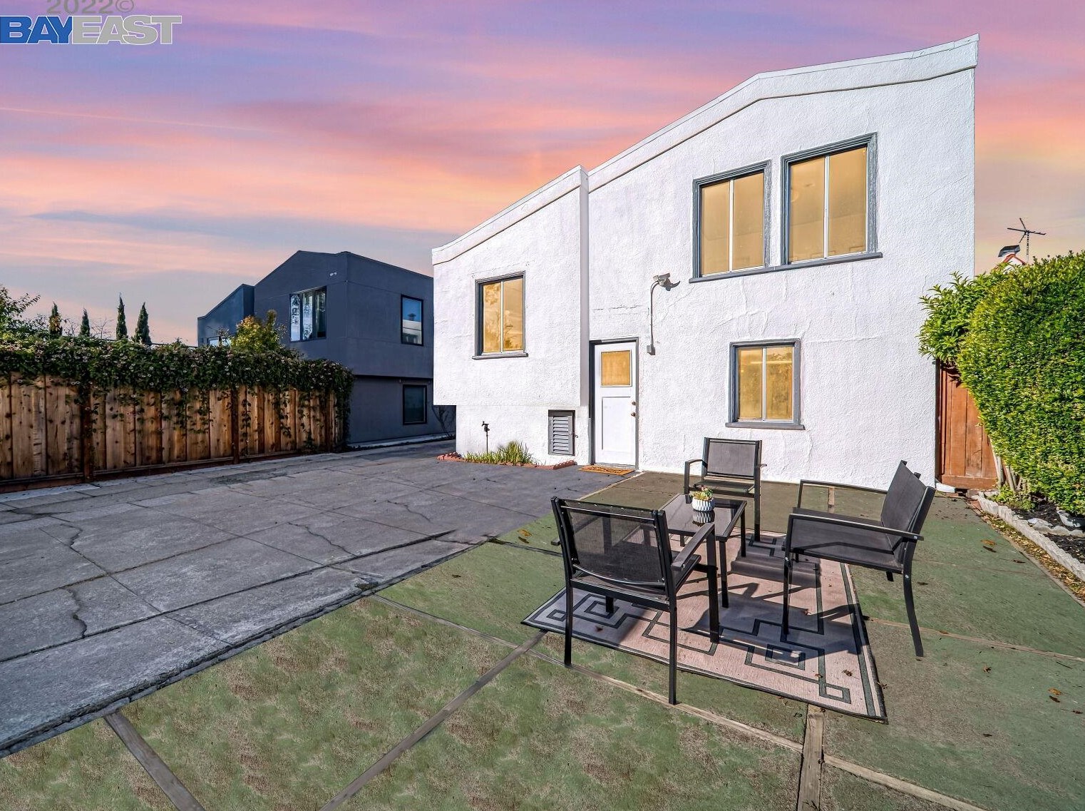 2136 Stuart St, Berkeley CA  94705-1060 exterior