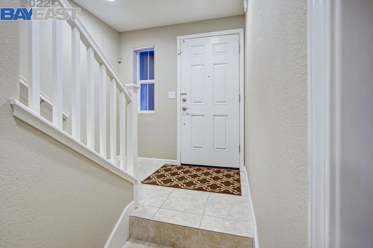 175 Selby Lane #5, Livermore, CA 94551