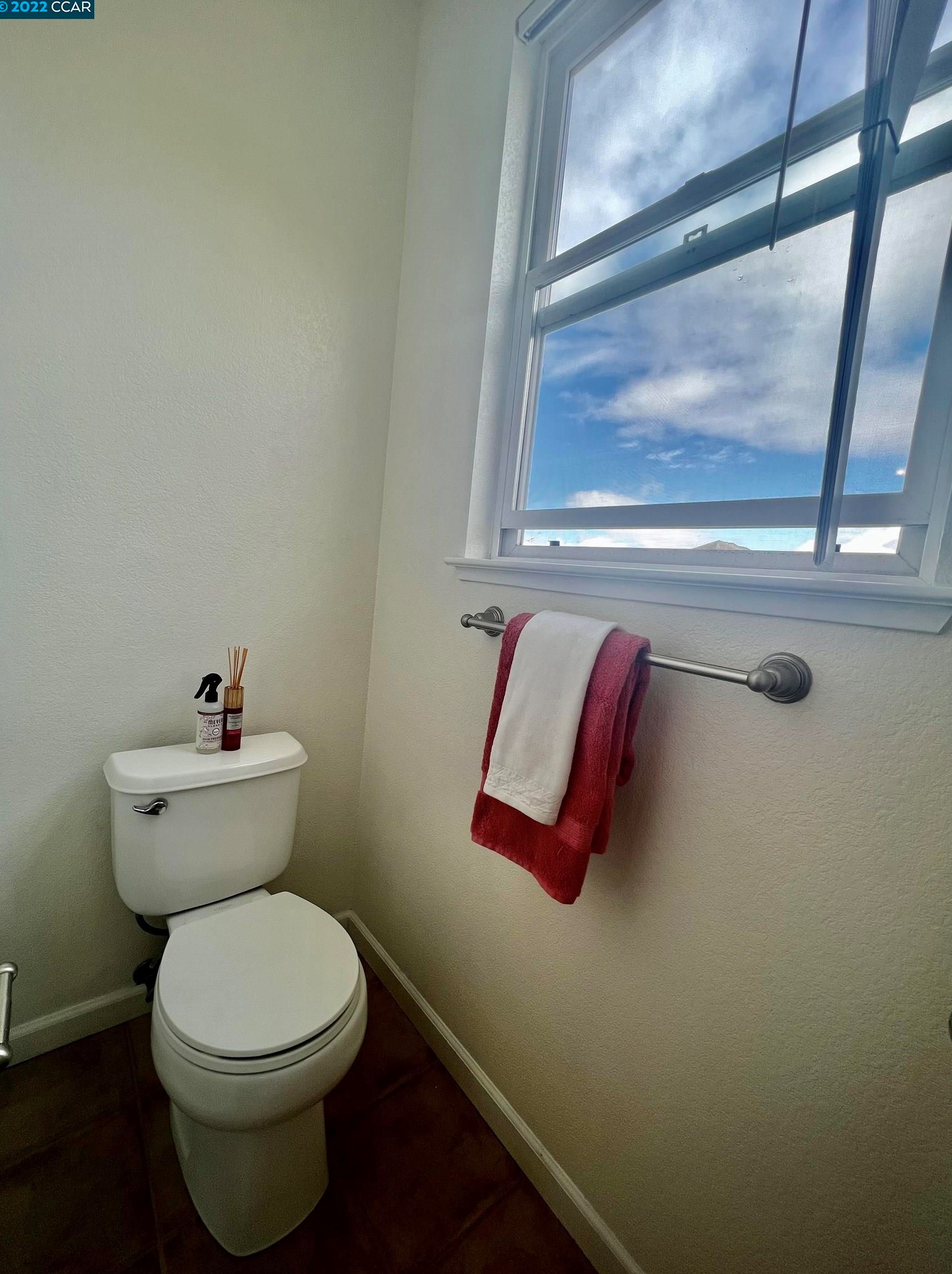 5860 Cabernet Dr, Vallejo CA  94591-6310 exterior