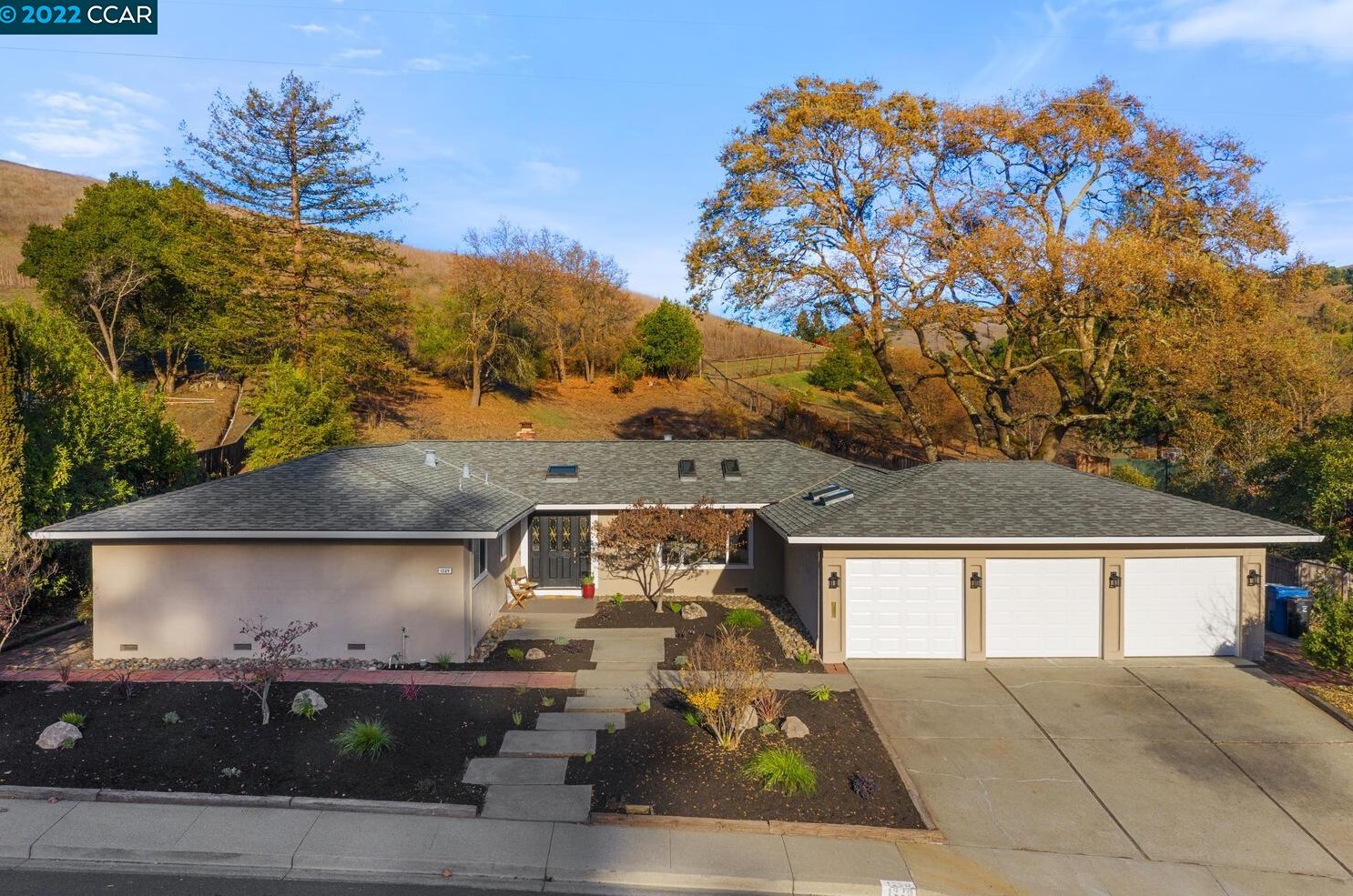 1229 Larch Ave, Moraga, CA 94556