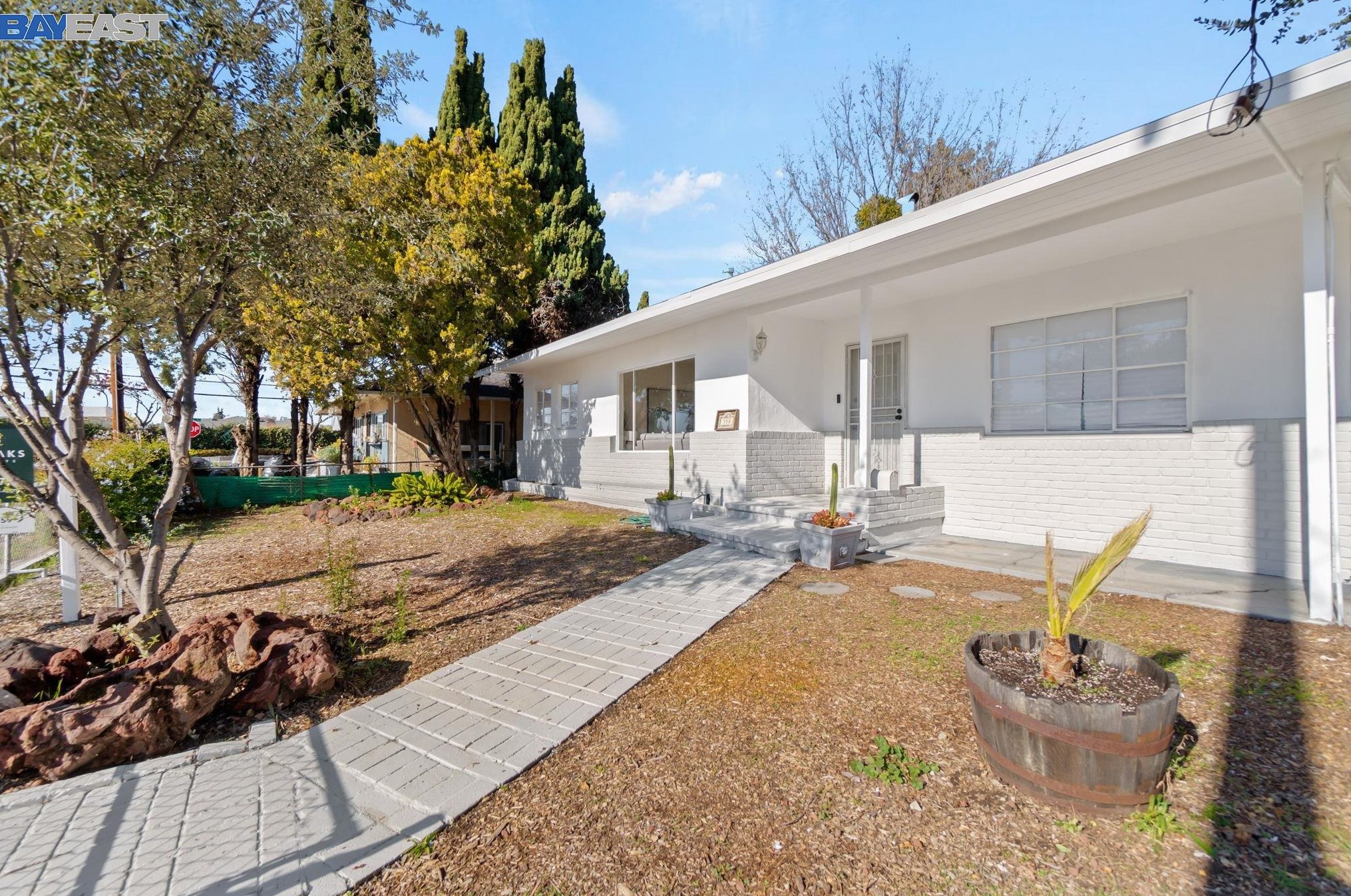 350 Raymond Dr, Hayward, CA 94544