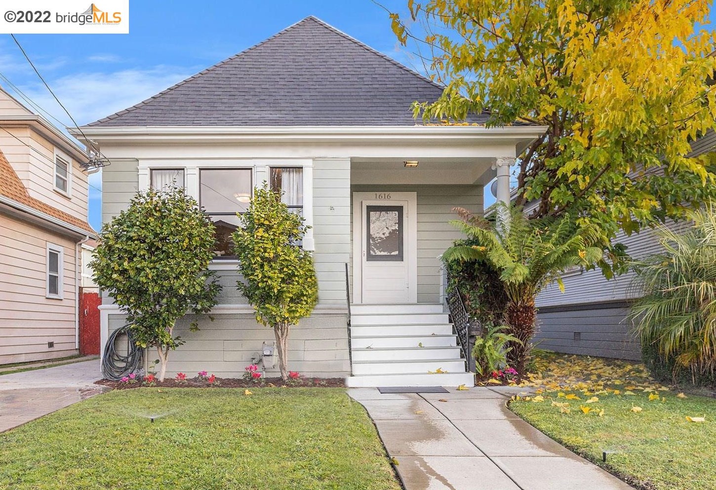 1616 4th St, Alameda, CA 94501-3250