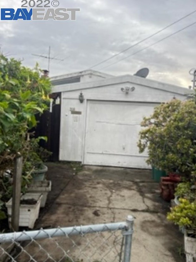 2516 Dover Ave, Richmond, CA 94806-3612
