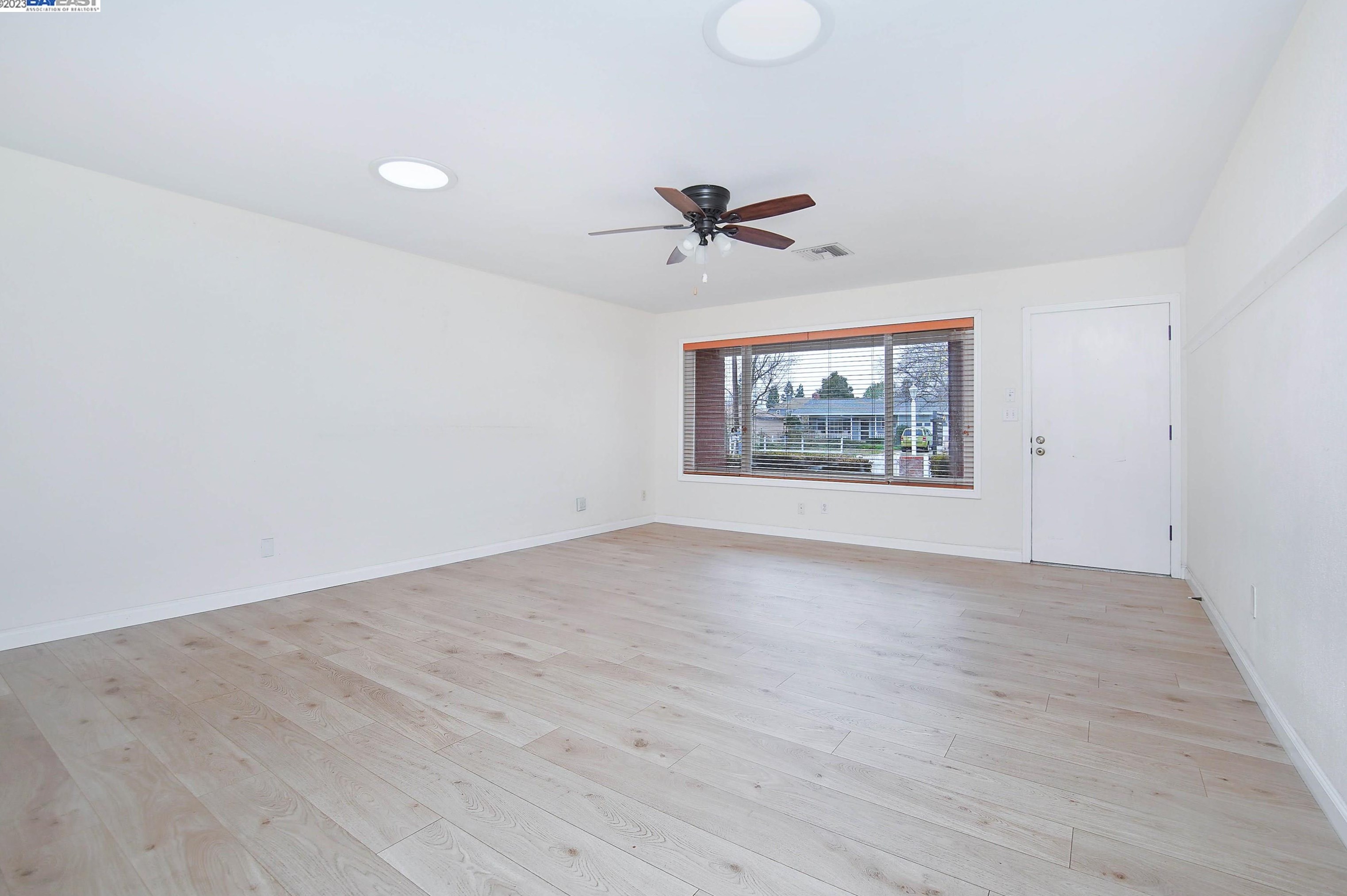 683 Anderson Ave, Los Angeles CA  94513-1502 exterior