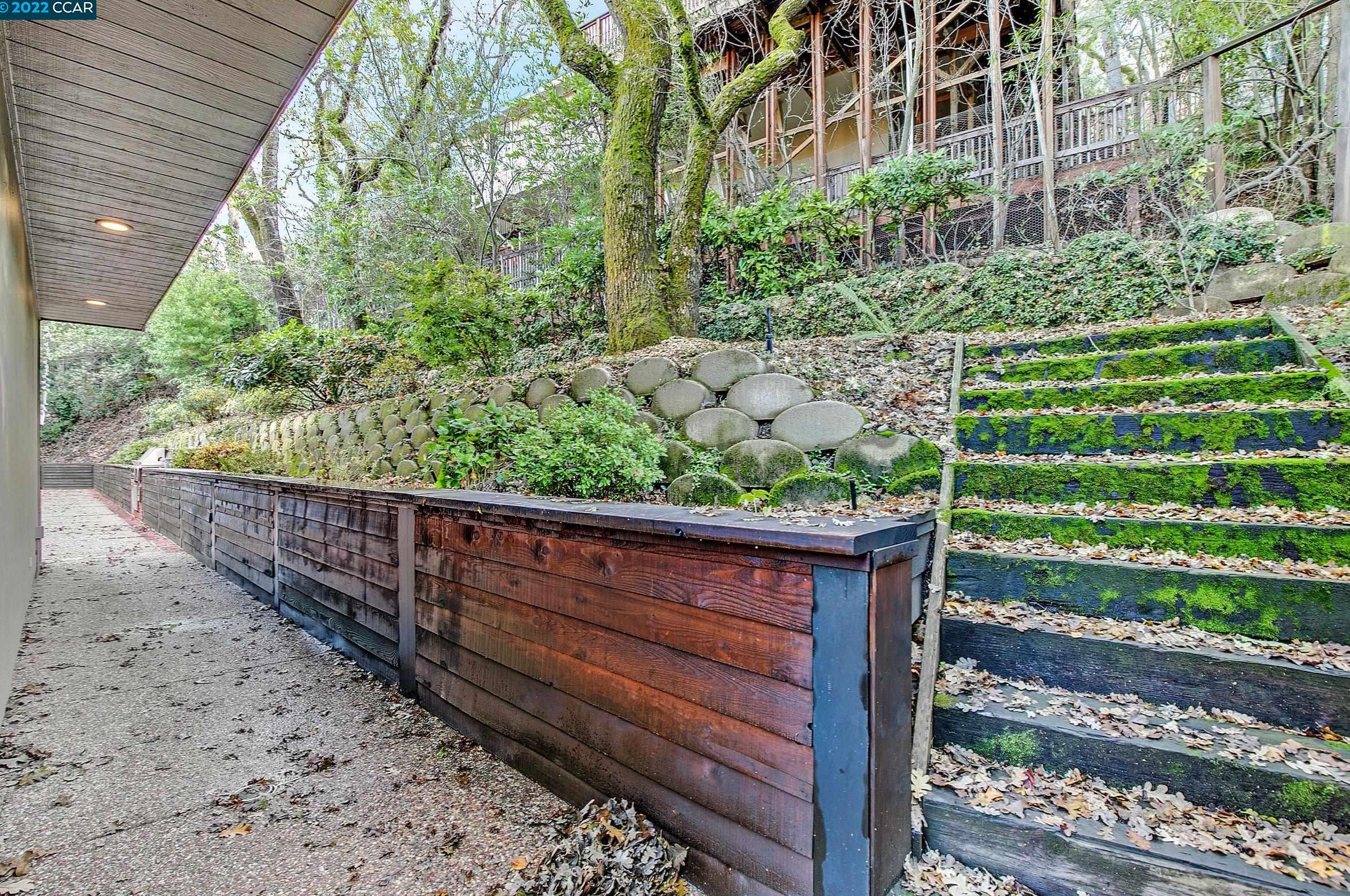 964 Yorkshire Ct, Lafayette CA  94549-4623 exterior