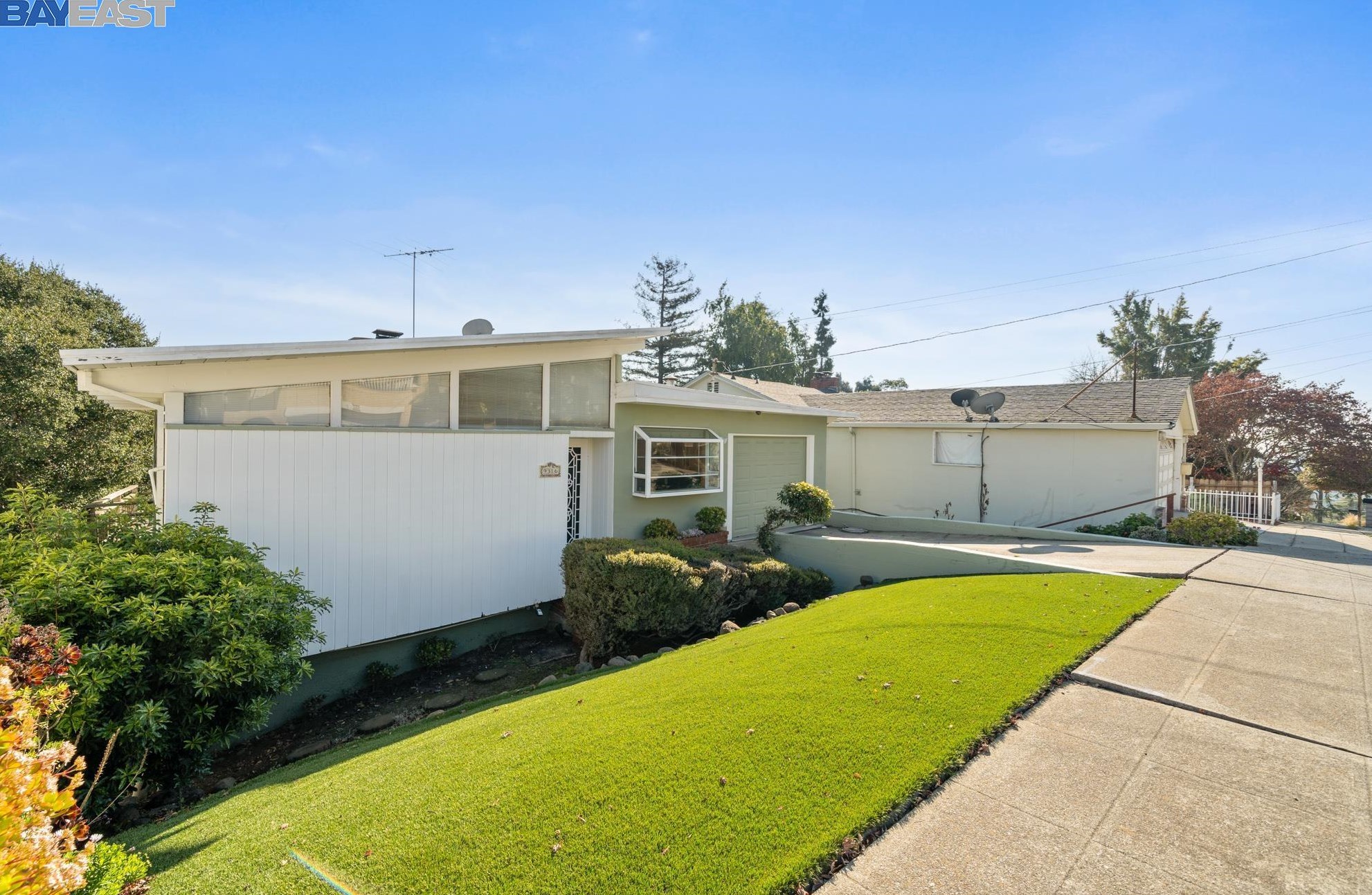 9316 Granada Ave, Oakland, CA 94605