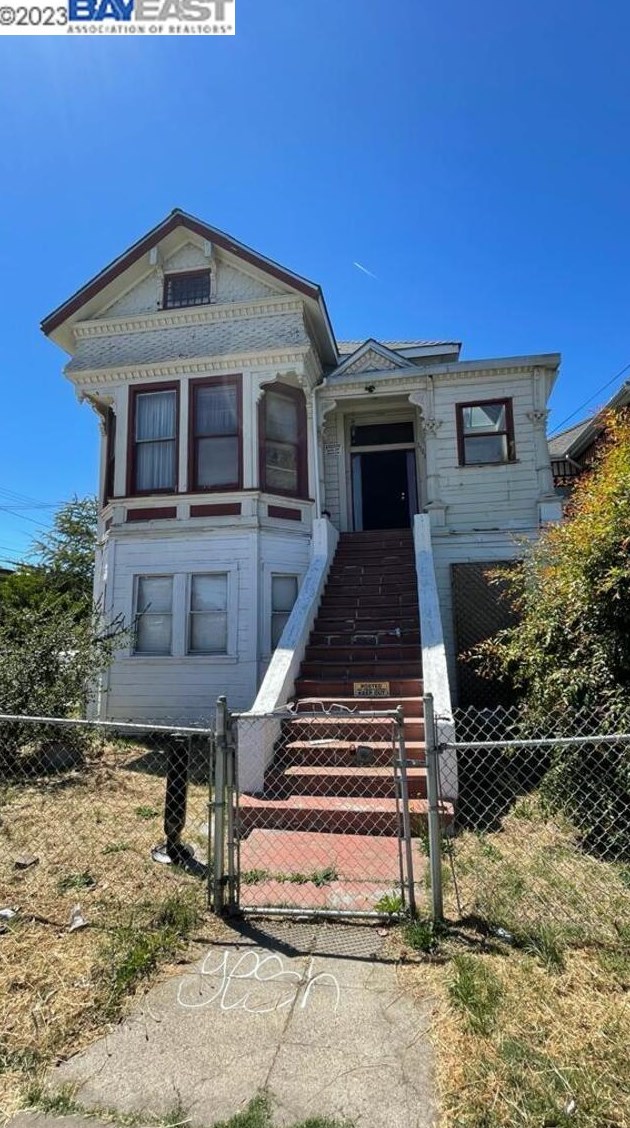 1101 Peralta St, Oakland, CA 94607-1929