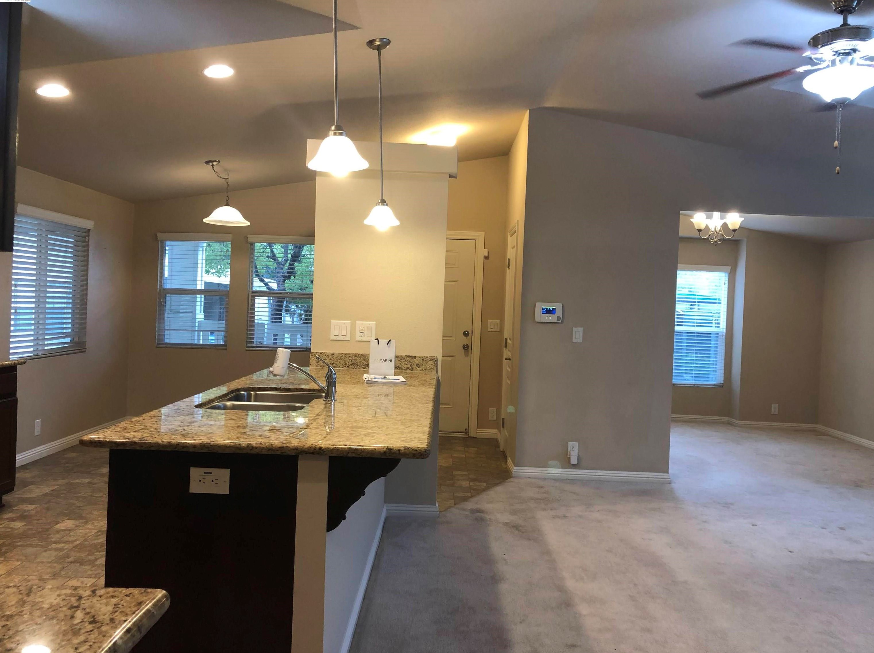 1462 Salamanca Ave, Hayward CA  94544-6256 exterior