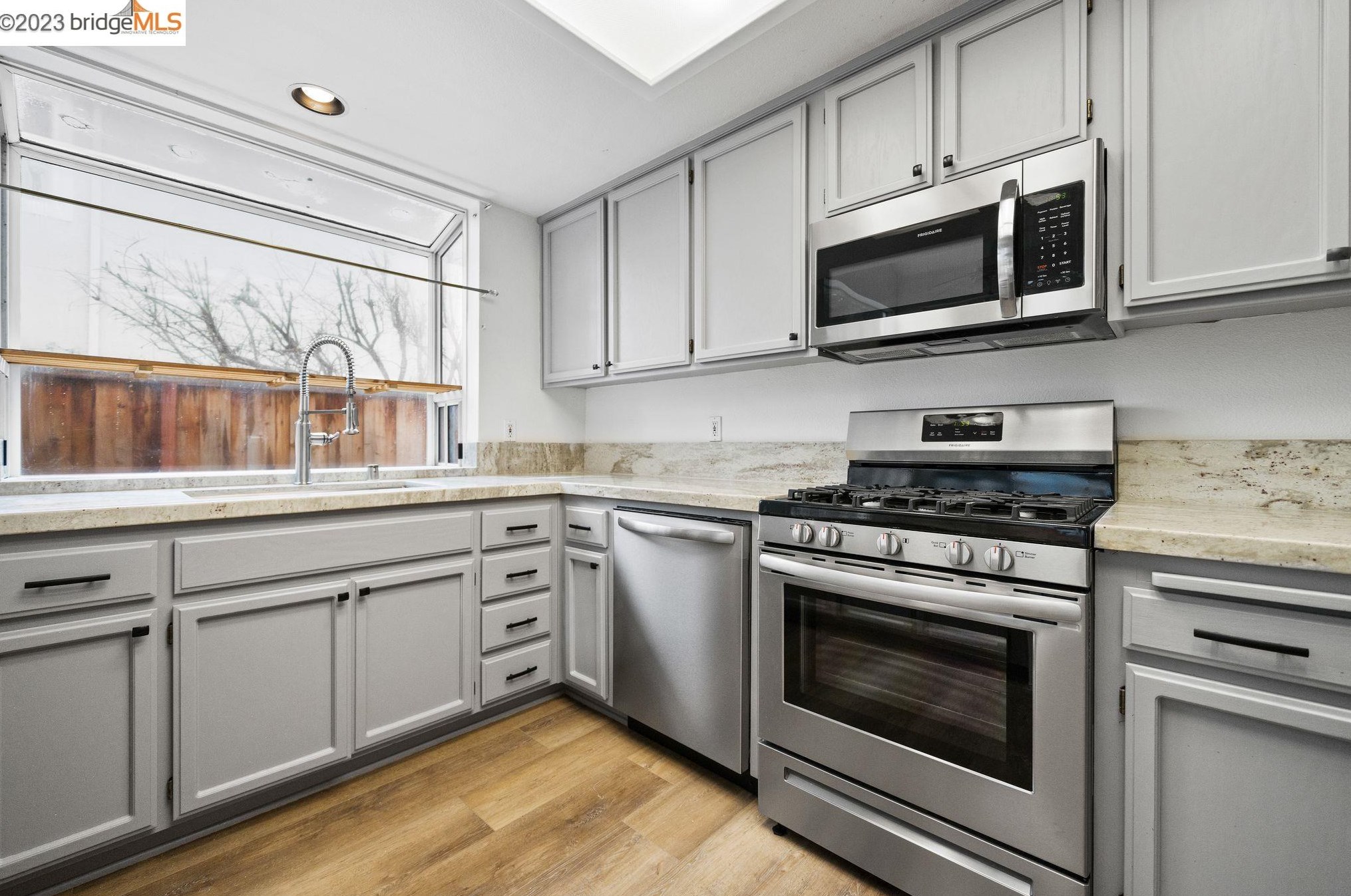 1185 Brookdale Dr, Los Angeles, CA 94513-2931