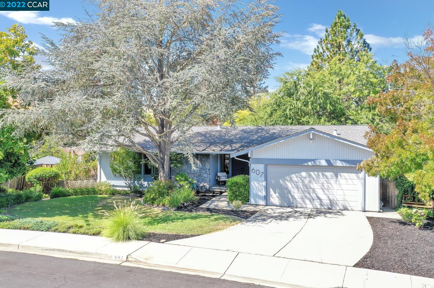 607 Laird Ln, Lafayette CA  94549-1713 exterior