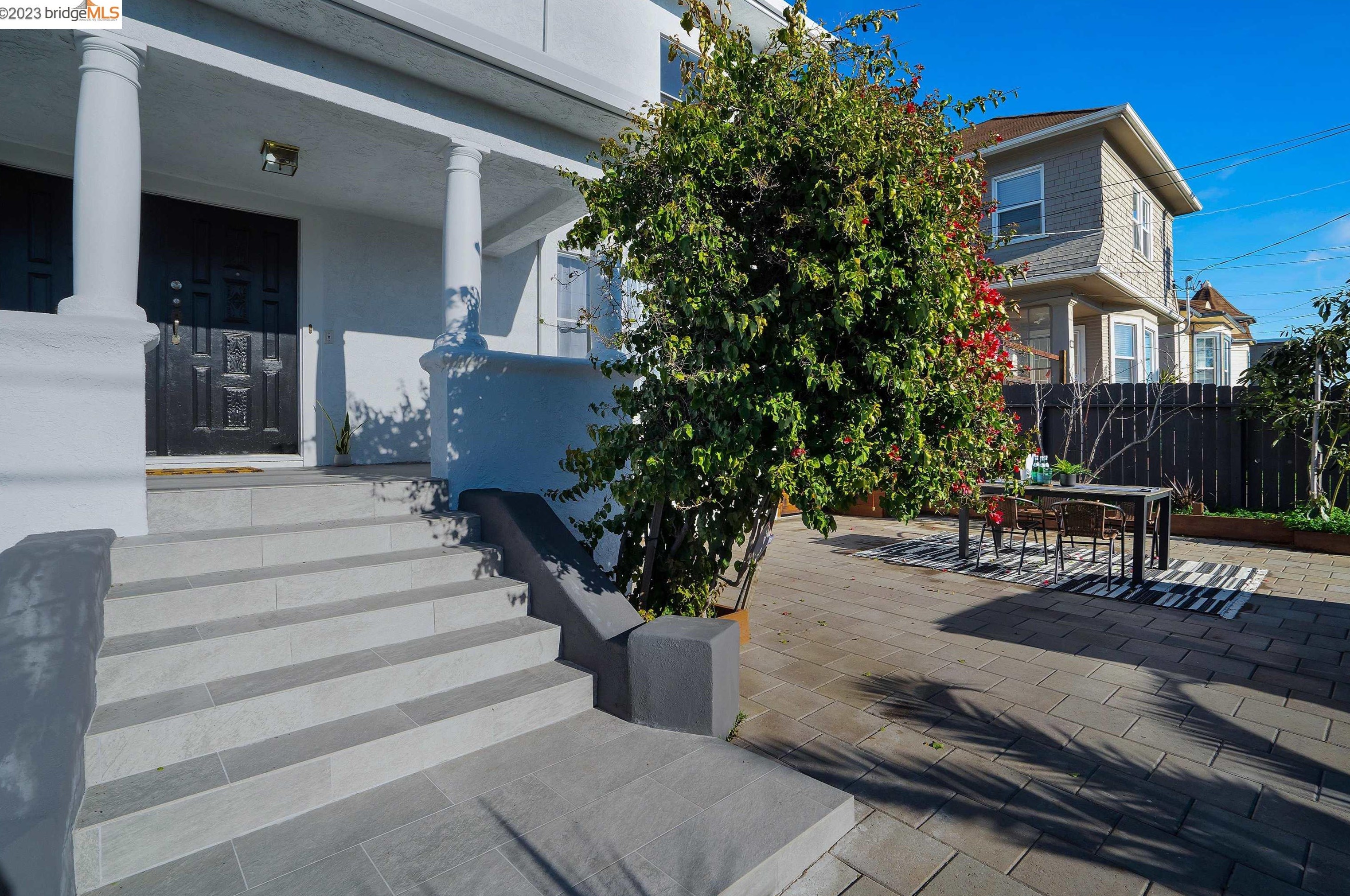 2340 E 24th St, Oakland, CA 94601