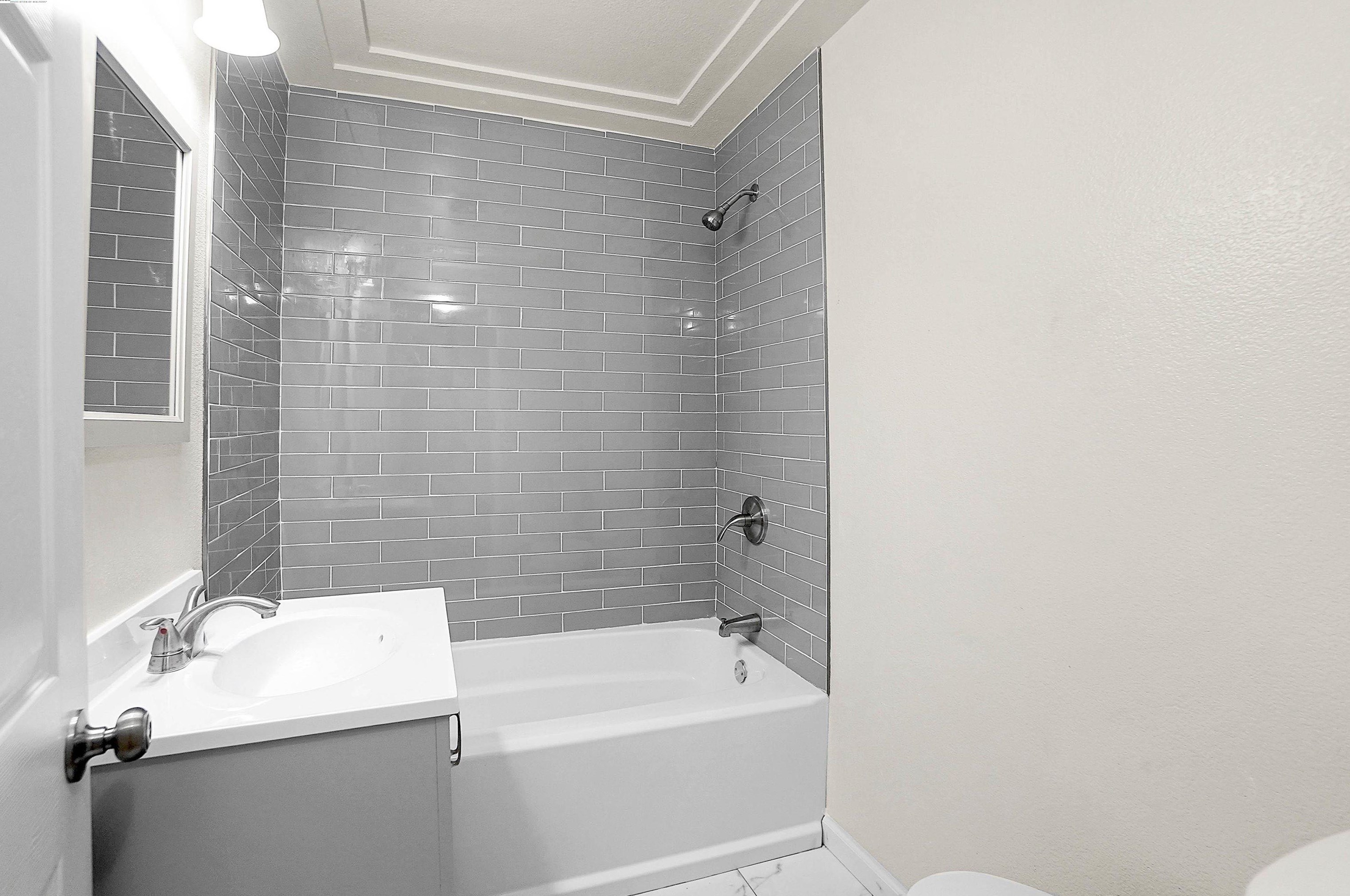 2209 North Ave, Sacramento CA  95838-3133 exterior