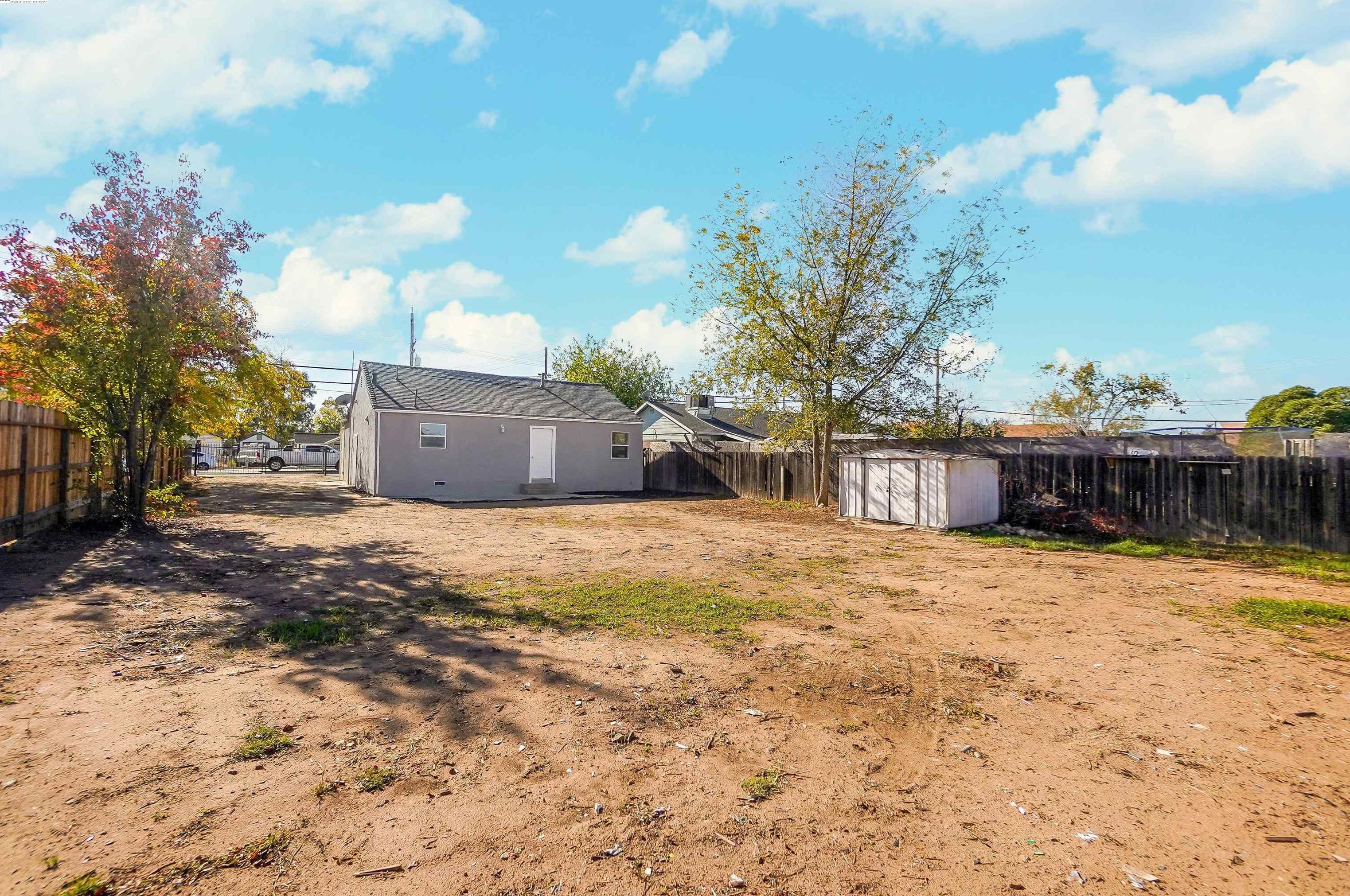 2209 North Ave, Sacramento CA  95838-3133 exterior