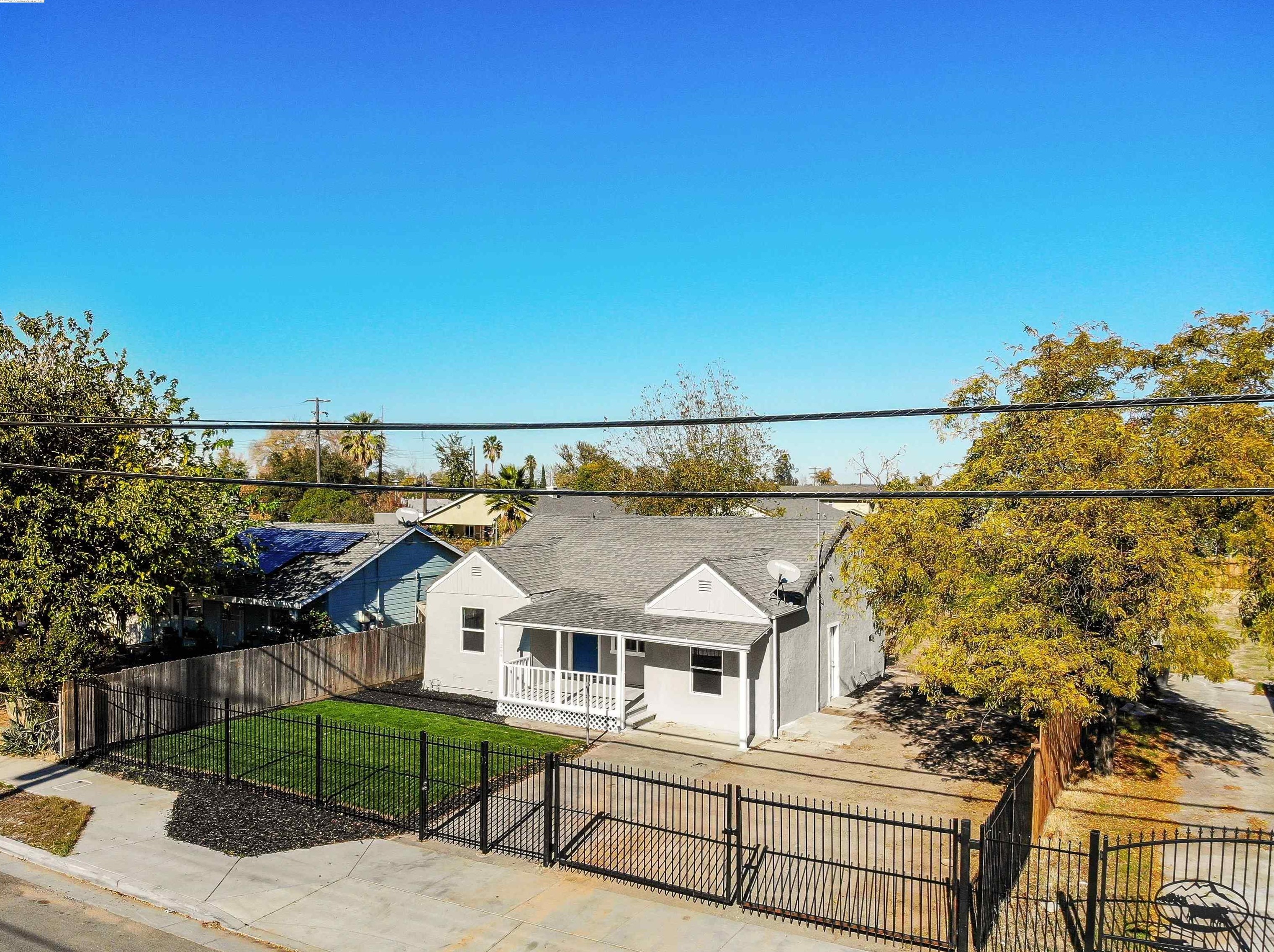 2209 North Ave, Sacramento CA  95838-3133 exterior