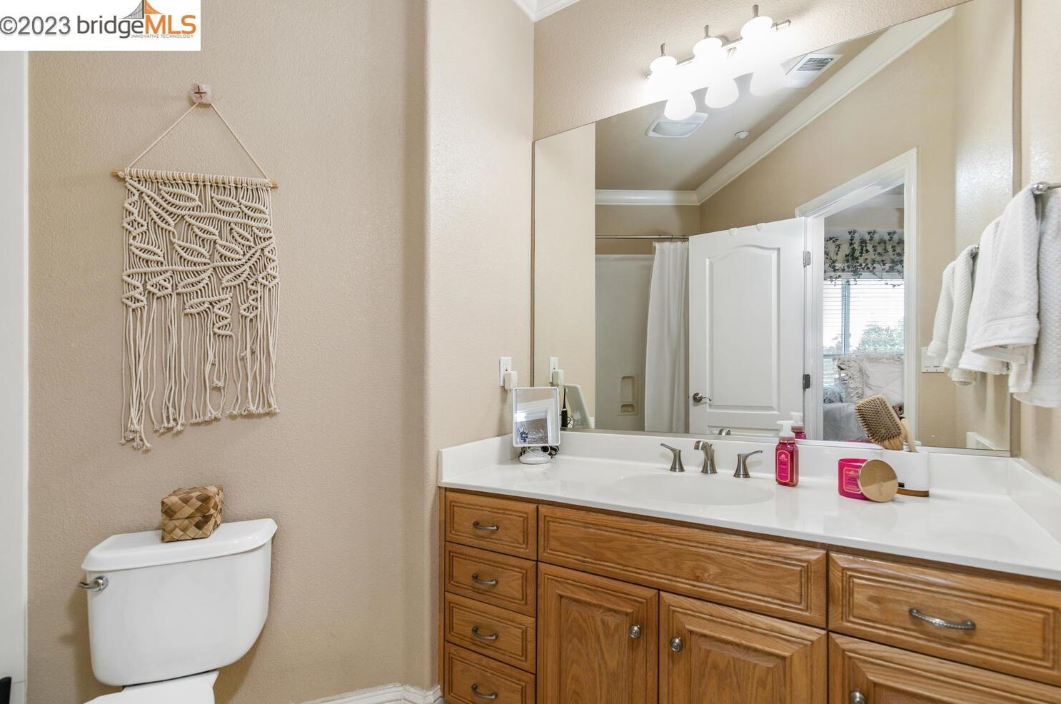 1760 Duchess Ter, Los Angeles CA  94513-2642 exterior