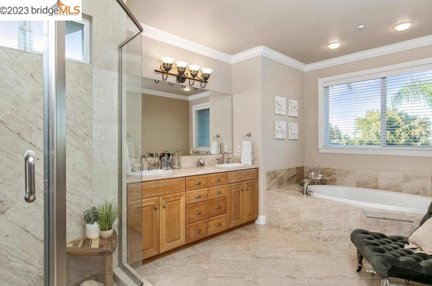 1760 Duchess Ter, Los Angeles CA  94513-2642 exterior