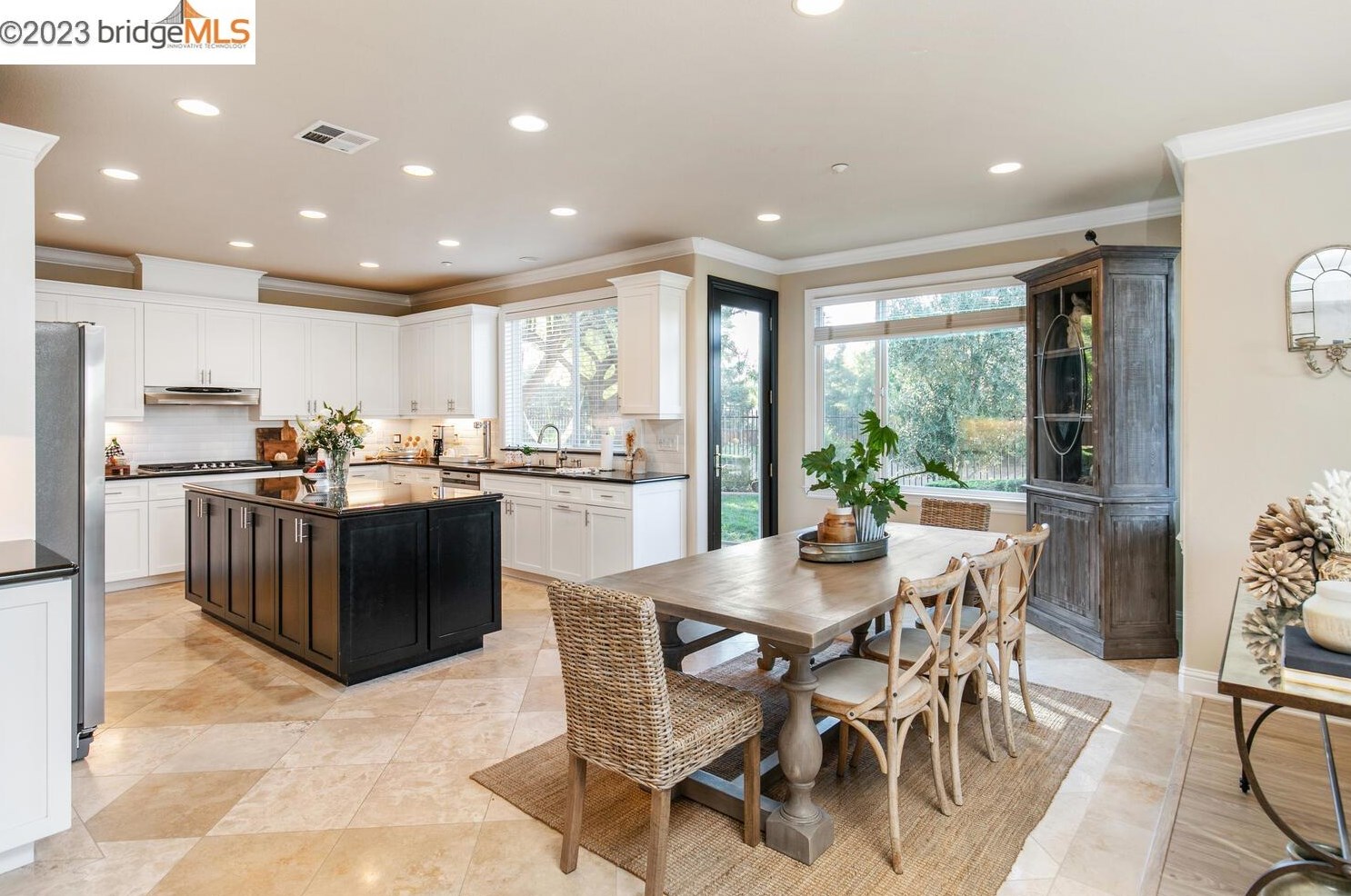 1760 Duchess Ter, Los Angeles CA  94513-2642 exterior