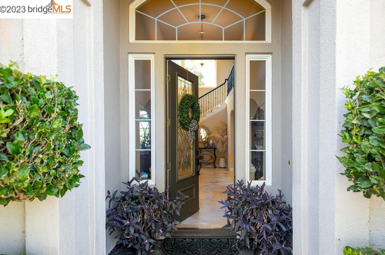 1760 Duchess Ter, Los Angeles CA  94513-2642 exterior