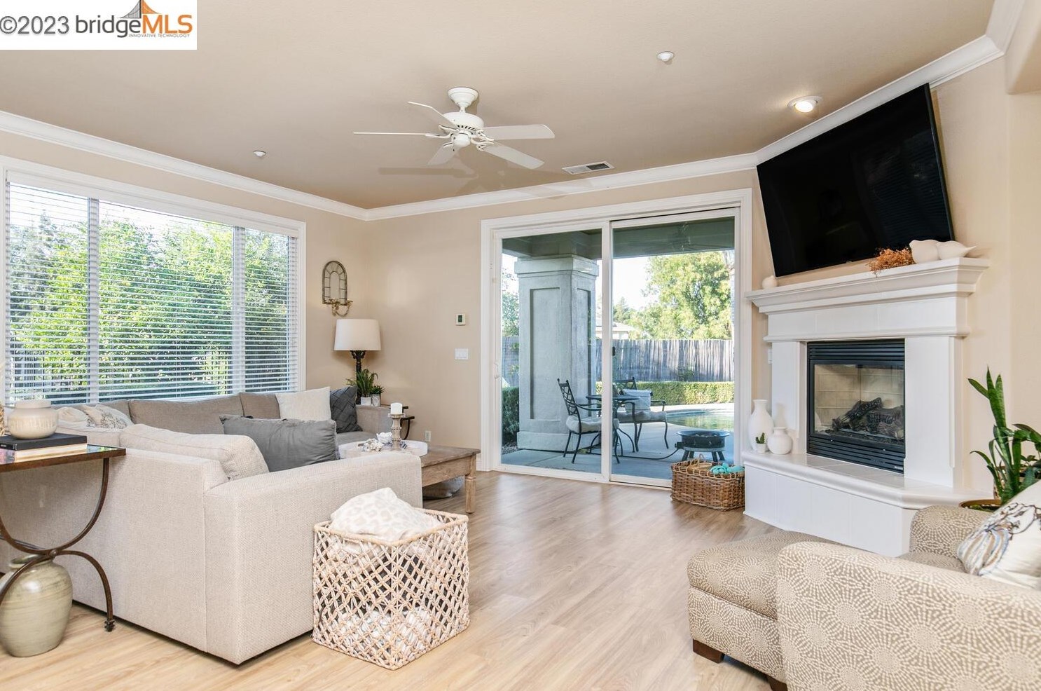 1760 Duchess Ter, Los Angeles CA  94513-2642 exterior