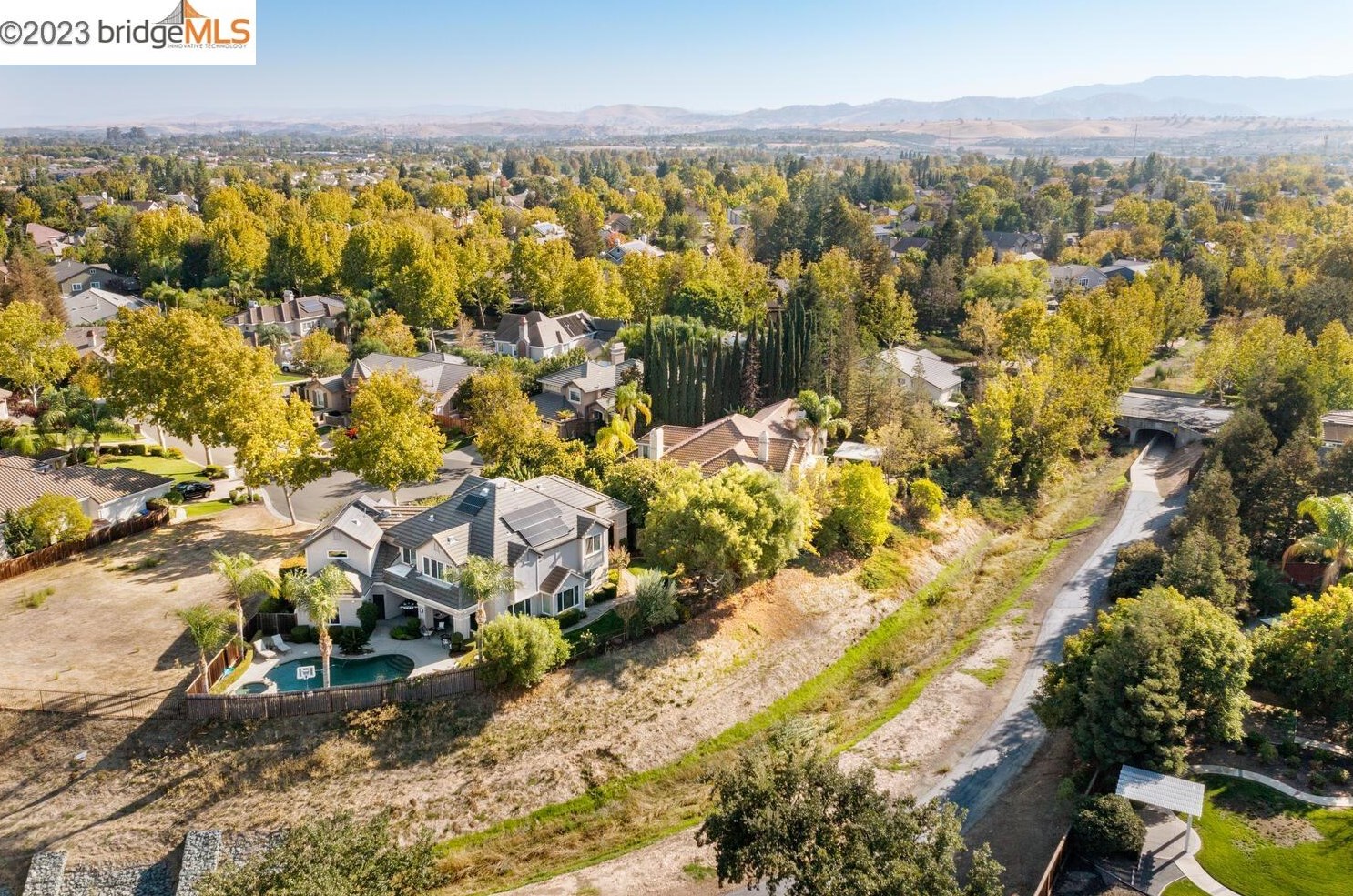 1760 Duchess Ter, Los Angeles CA  94513-2642 exterior