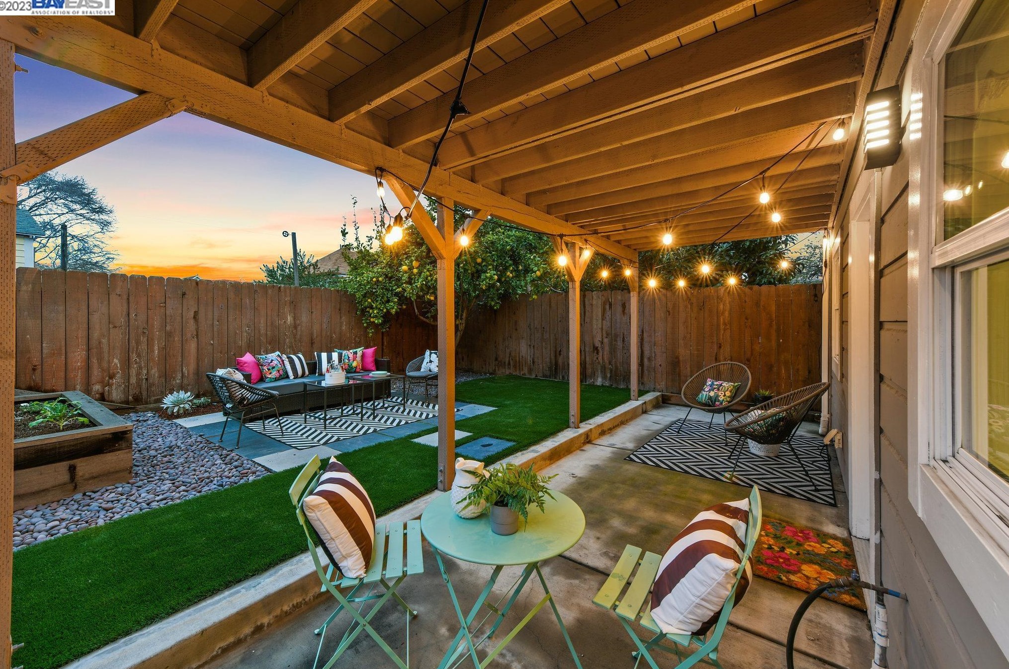 1125 Peralta, Oakland CA 94607-1615 exterior