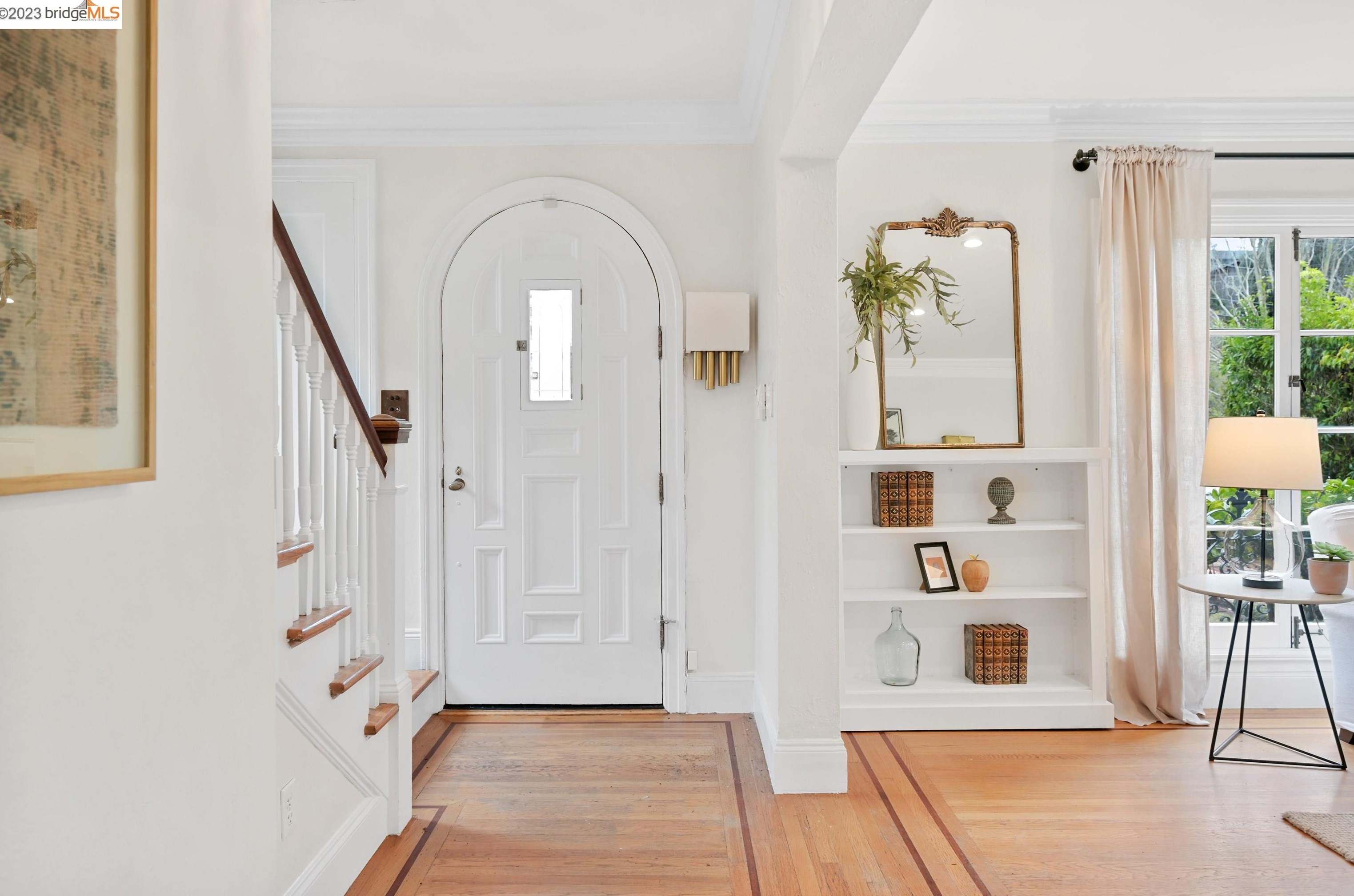 1230 Holman Rd, Oakland, CA 94610