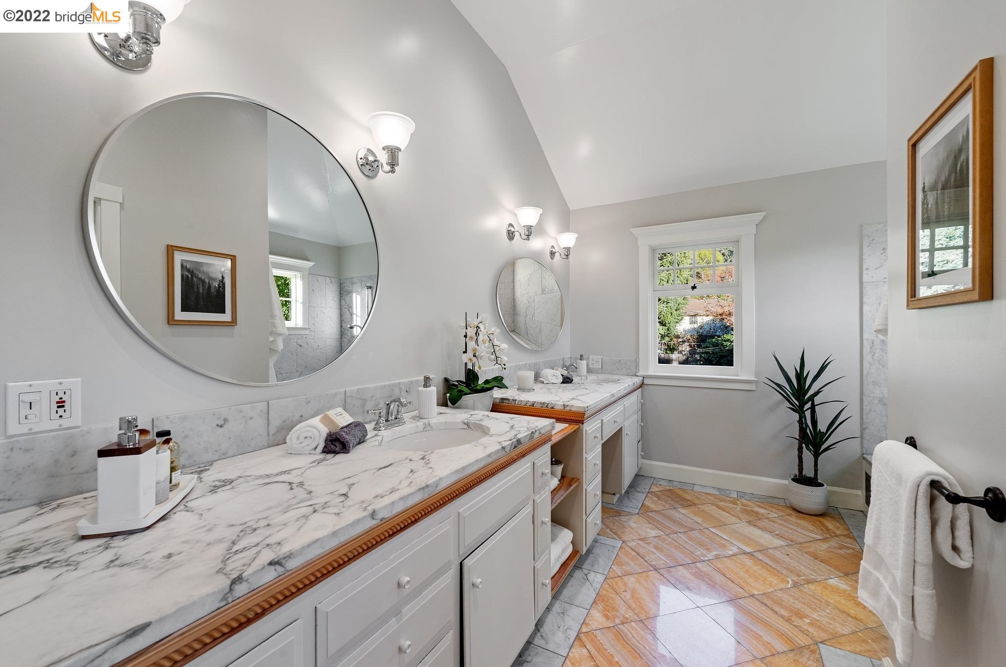 55 Kingston Rd, Berkeley, CA 94707