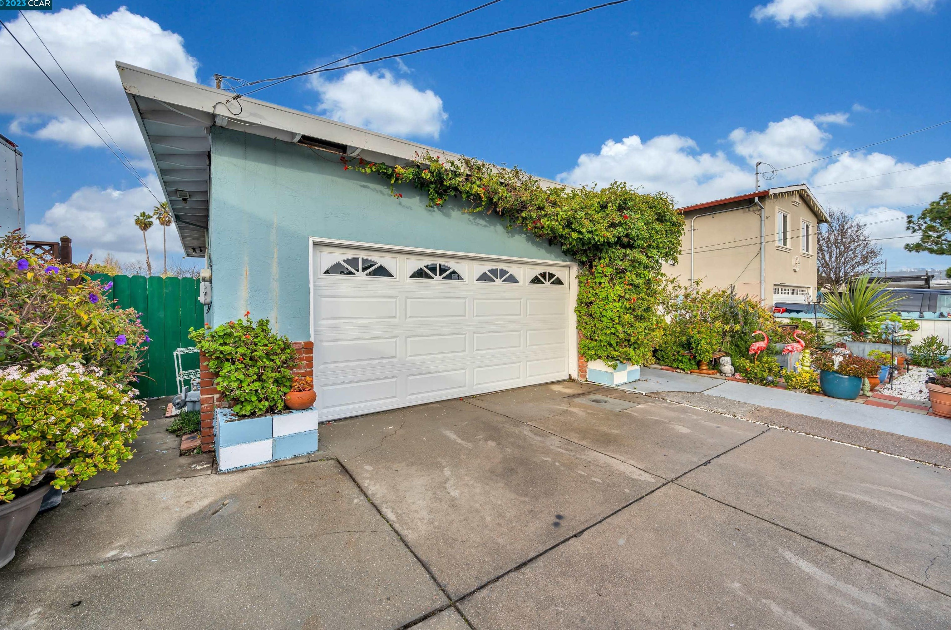 2425 Virginia Ave, Richmond, CA 94804-2835