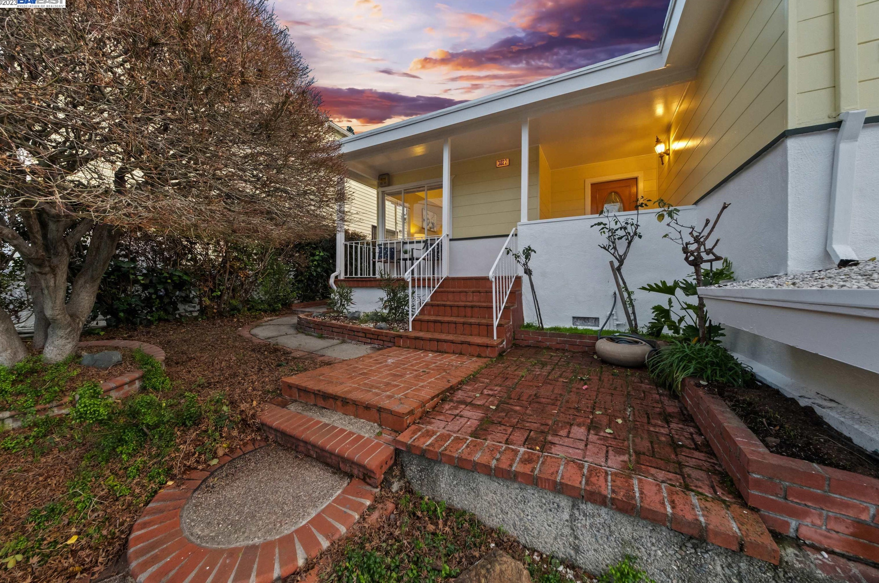 3022 El Monte Ave, Oakland, CA 94605