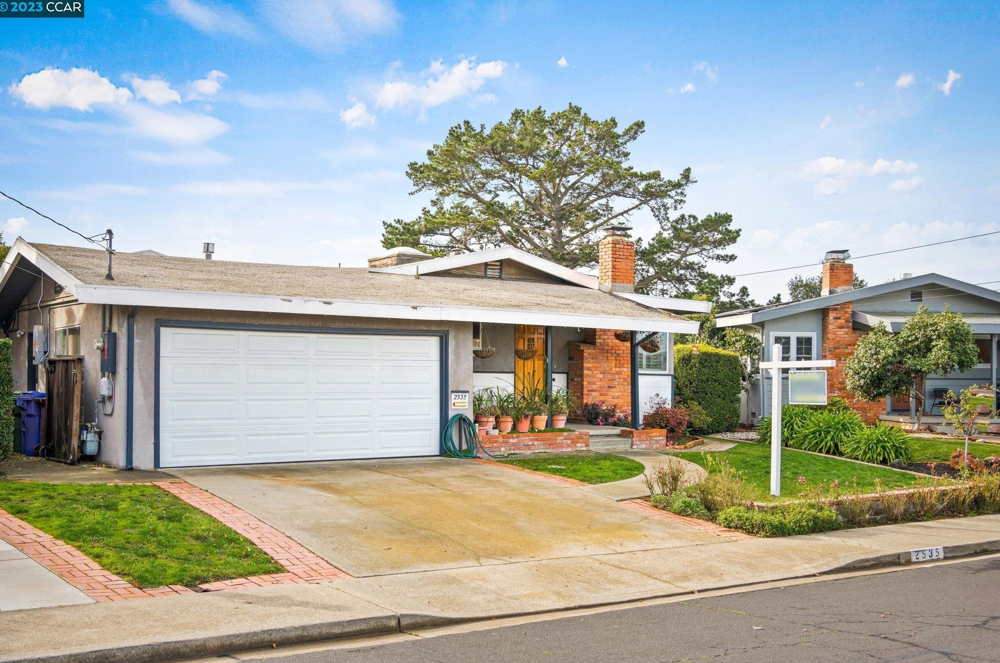 2535 Francis Dr, Pinole, CA 94564