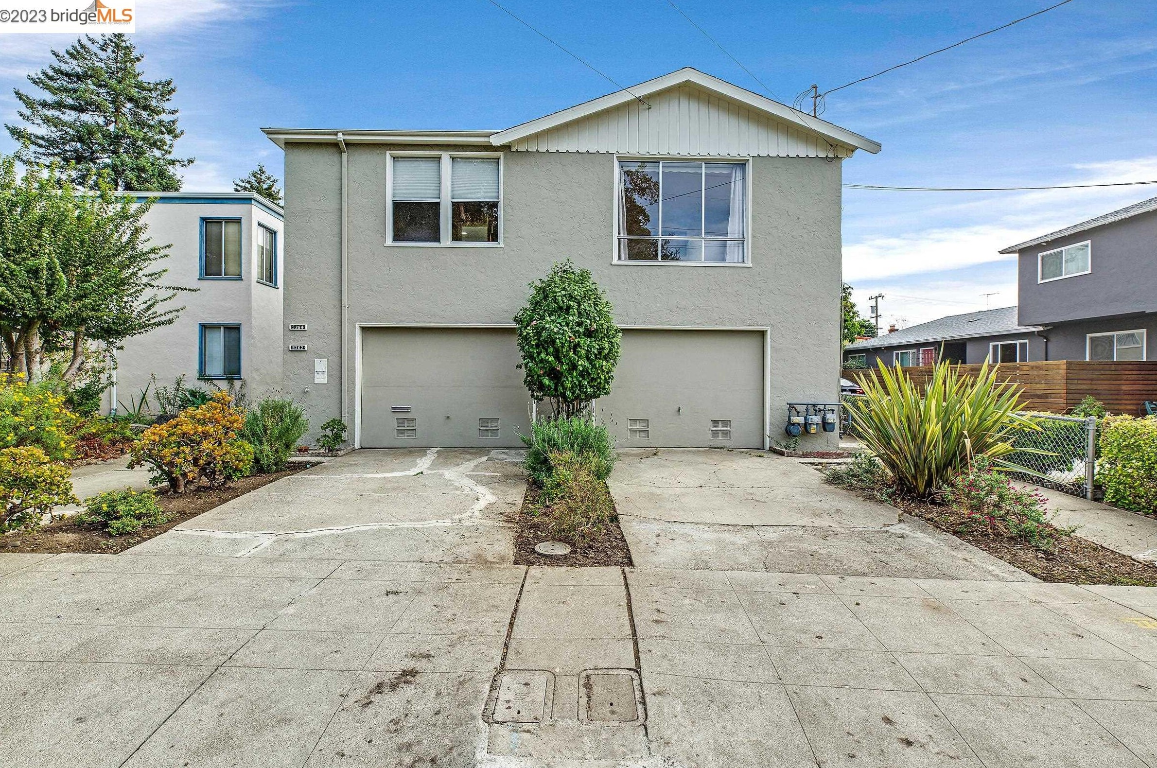 5262 Redondo Ave, Oakland, CA 94618-1047
