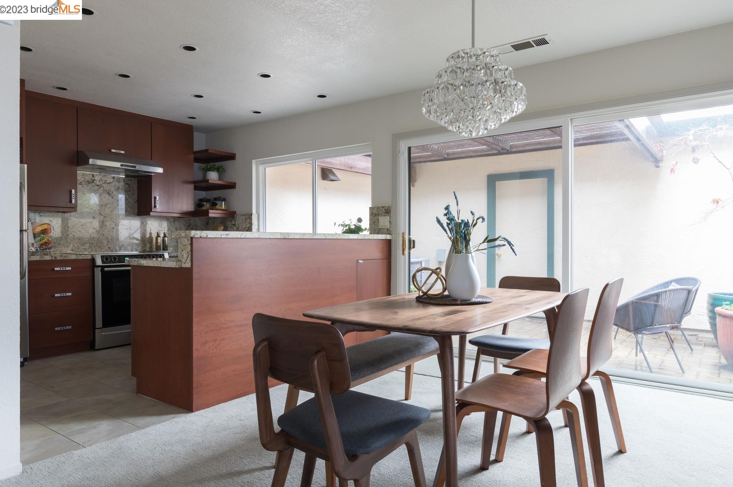 1101 Ironwood Rd, Alameda CA  94502-6620 exterior