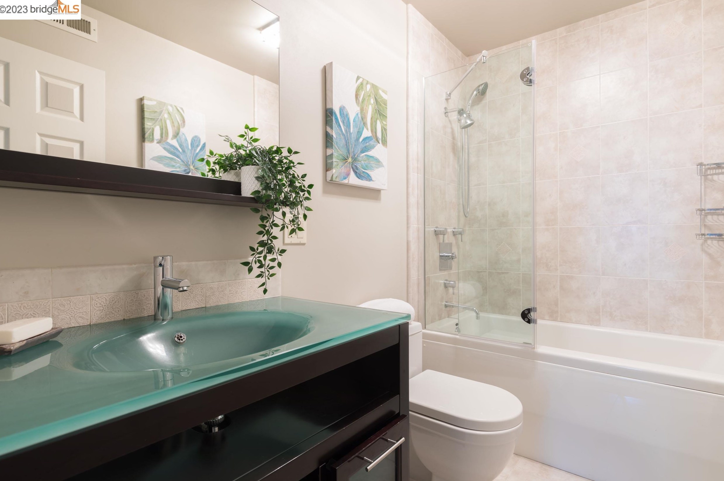 1101 Ironwood Rd, Alameda CA  94502-6620 exterior