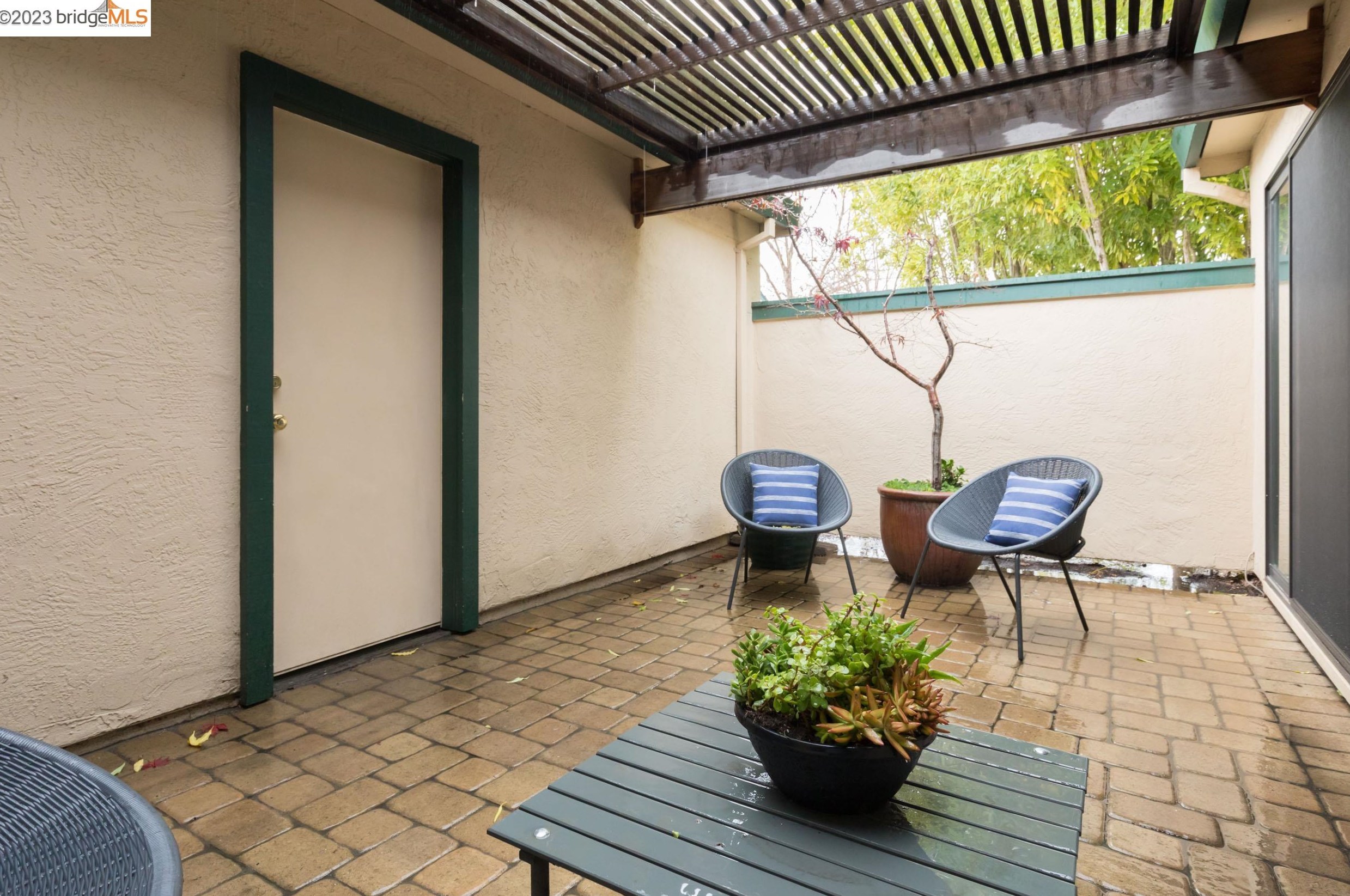 1101 Ironwood Rd, Alameda CA  94502-6620 exterior