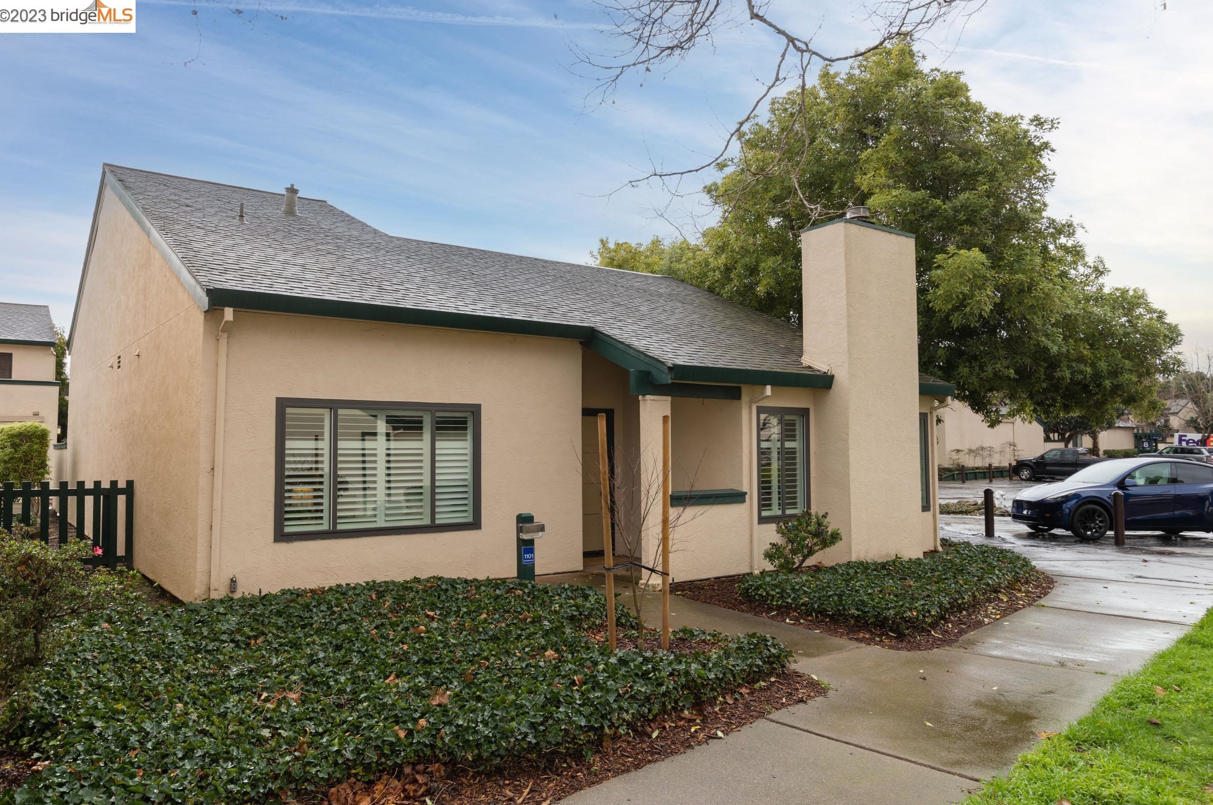 1101 Ironwood Rd, Alameda CA  94502-6620 exterior