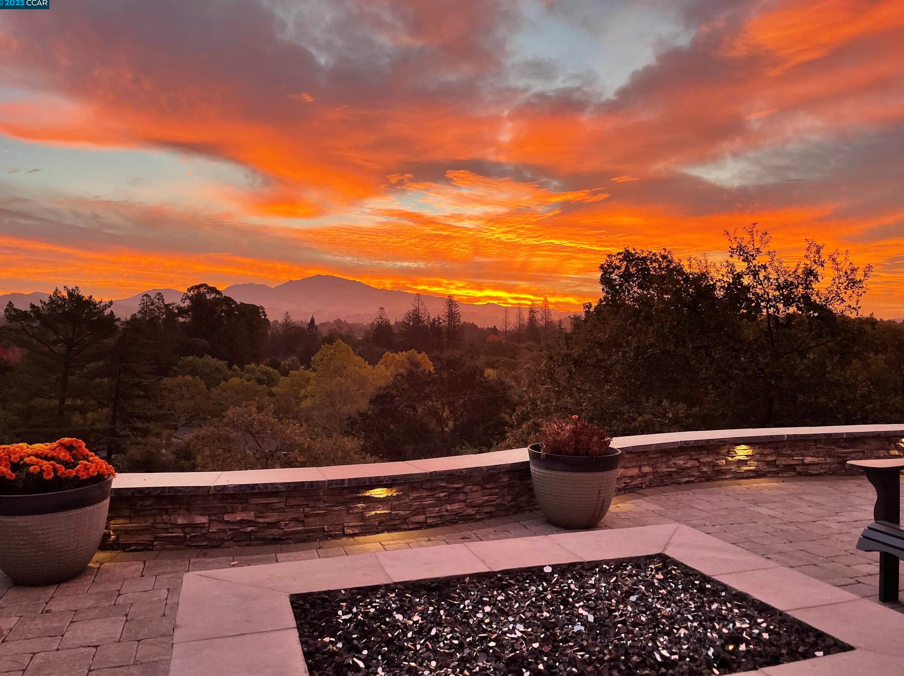 1549 Arbutus Dr, Walnut Creek, CA 94595-1703