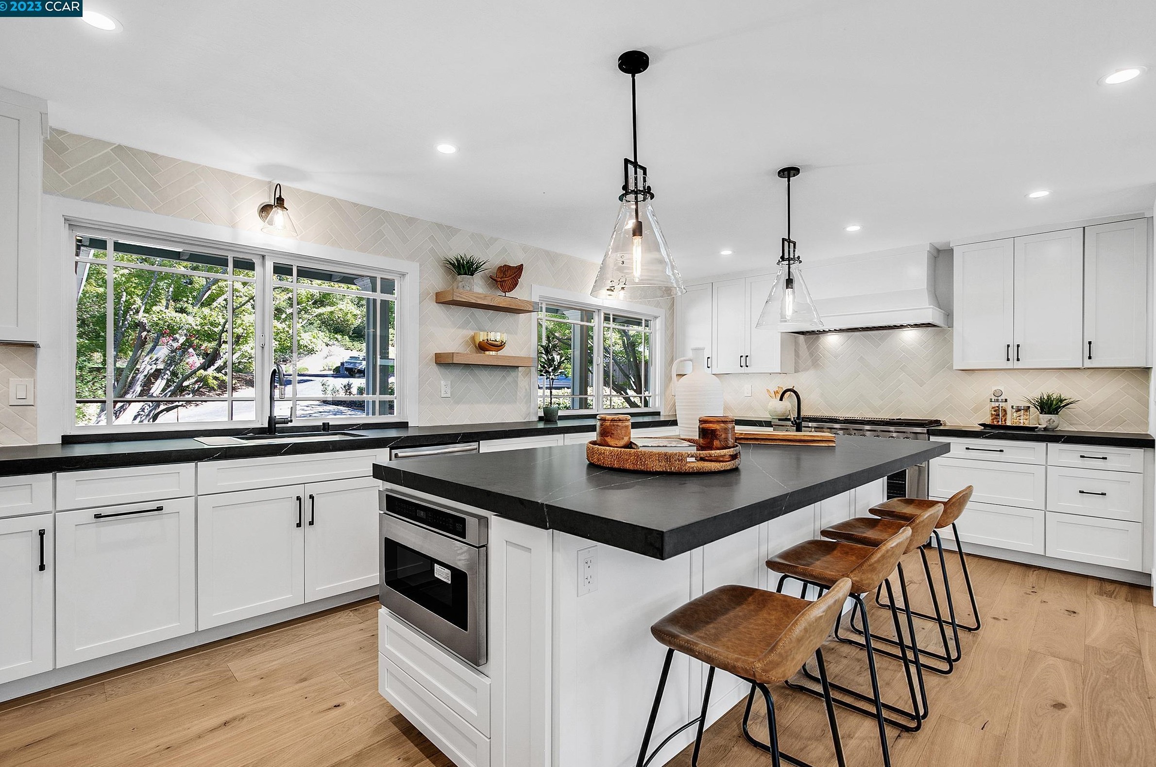 14 Hagen Oaks Ct, Alamo CA  94507-2207 exterior