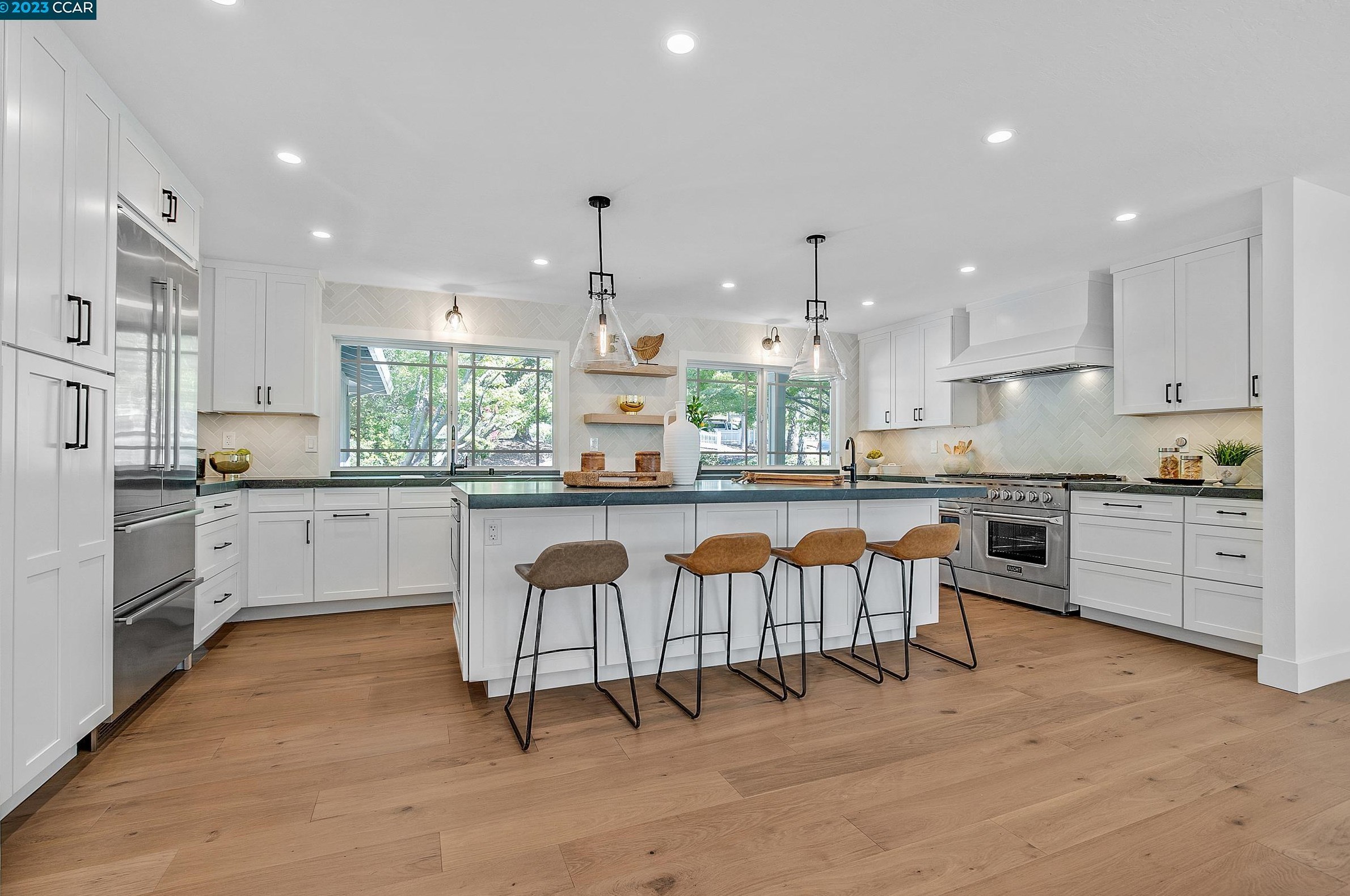 14 Hagen Oaks Ct, Alamo CA  94507-2207 exterior